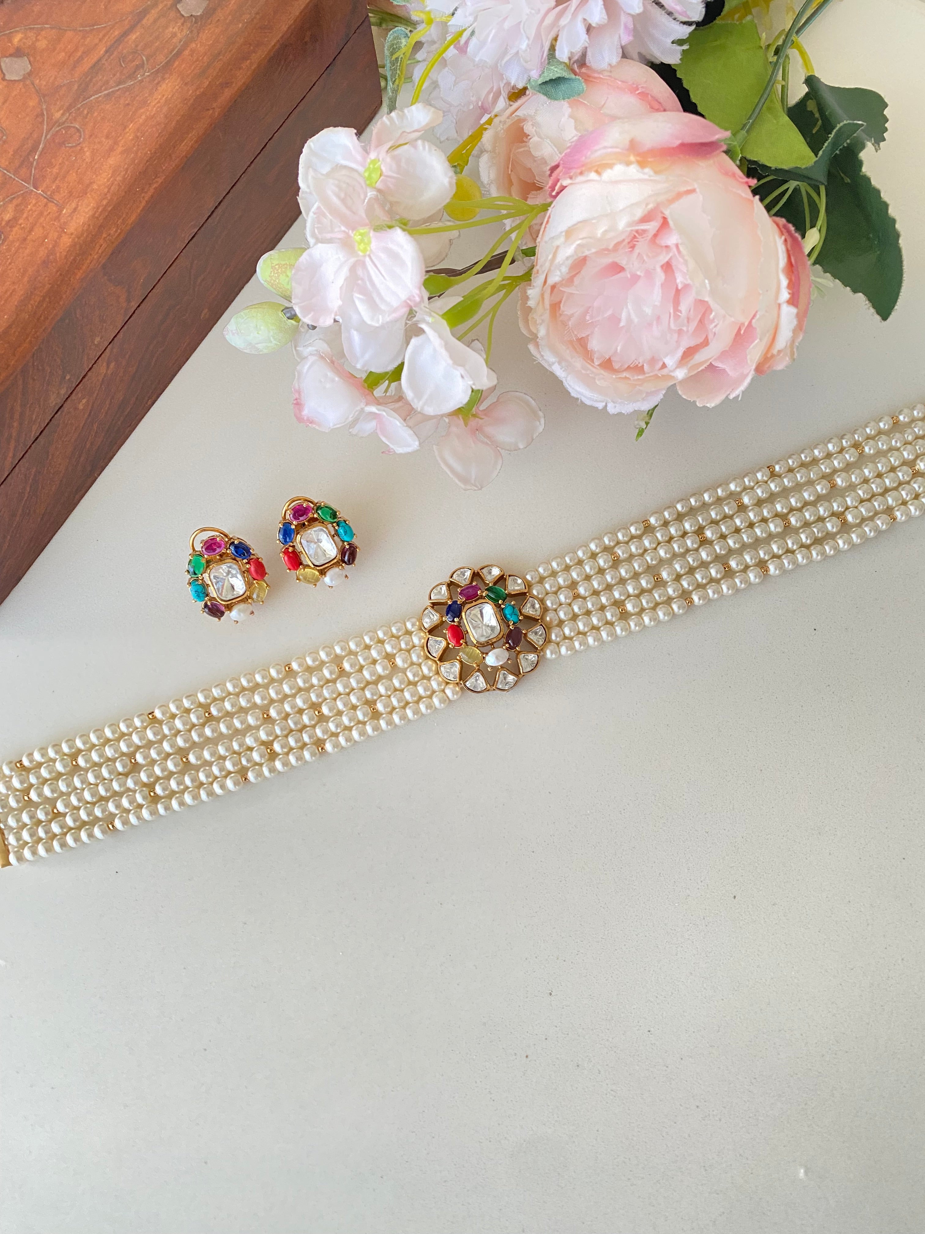 Moissanite pearls choker set