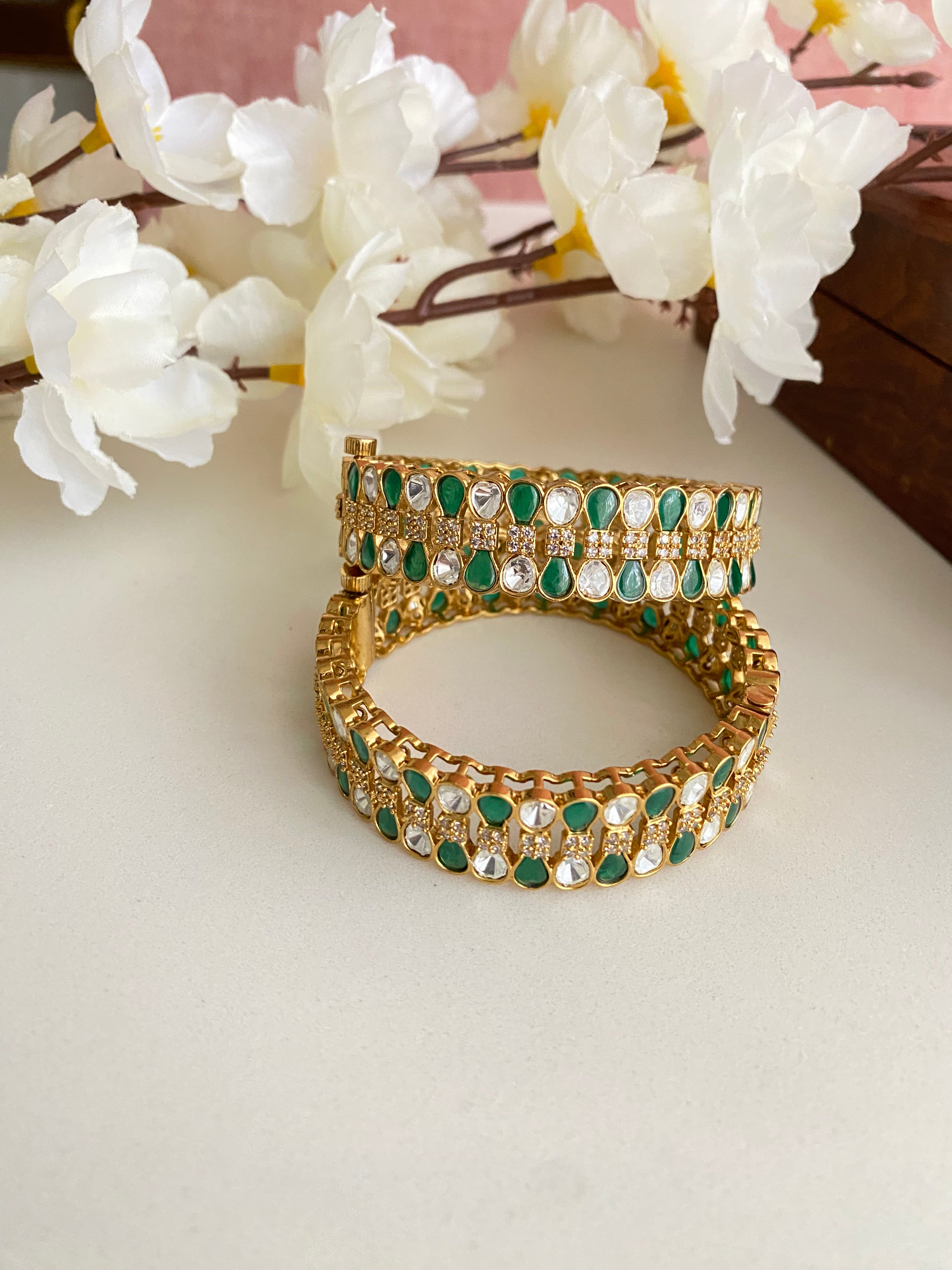Gold plated Green Kundan Bangle