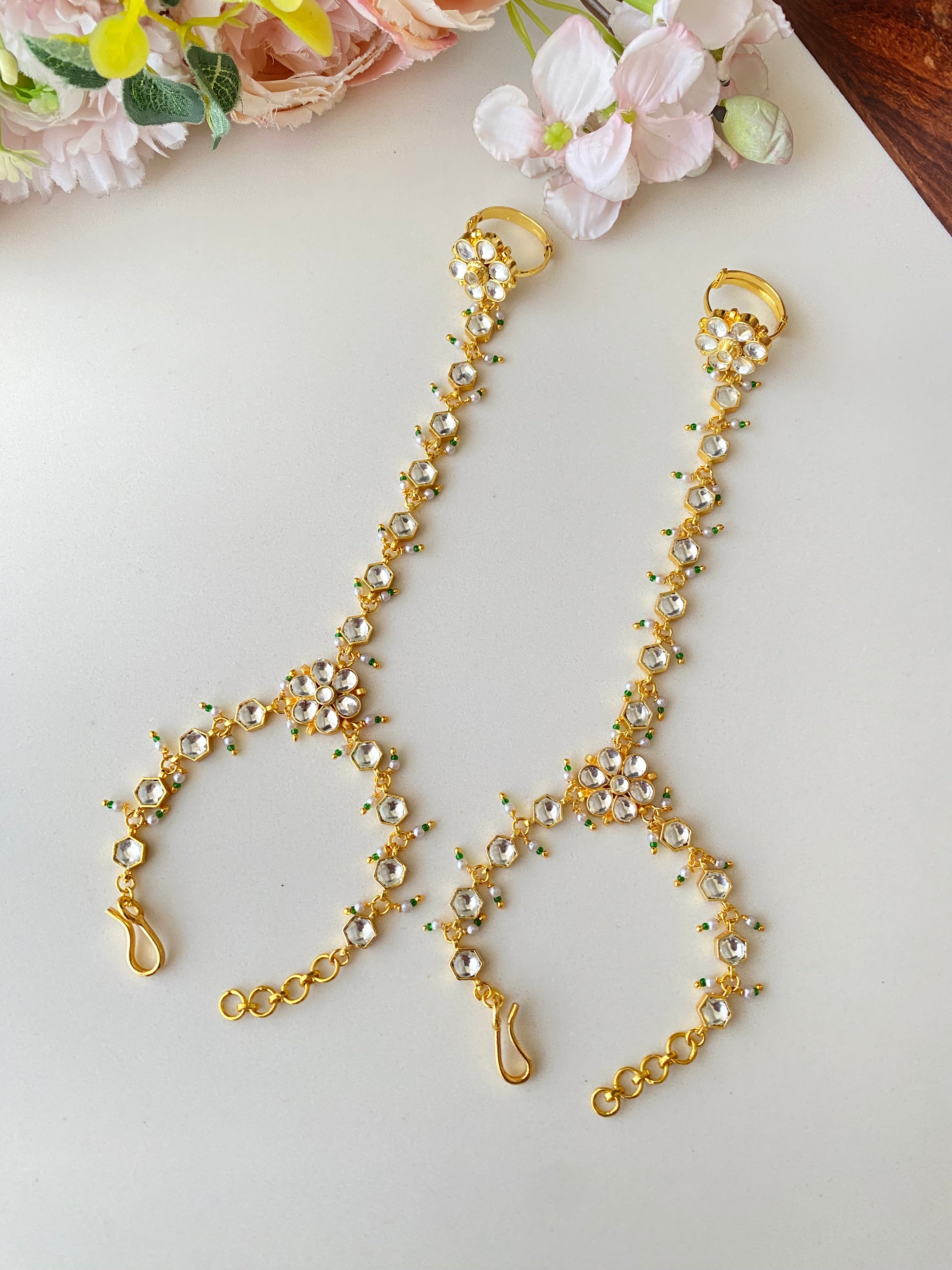 Kundan Hathphool in green