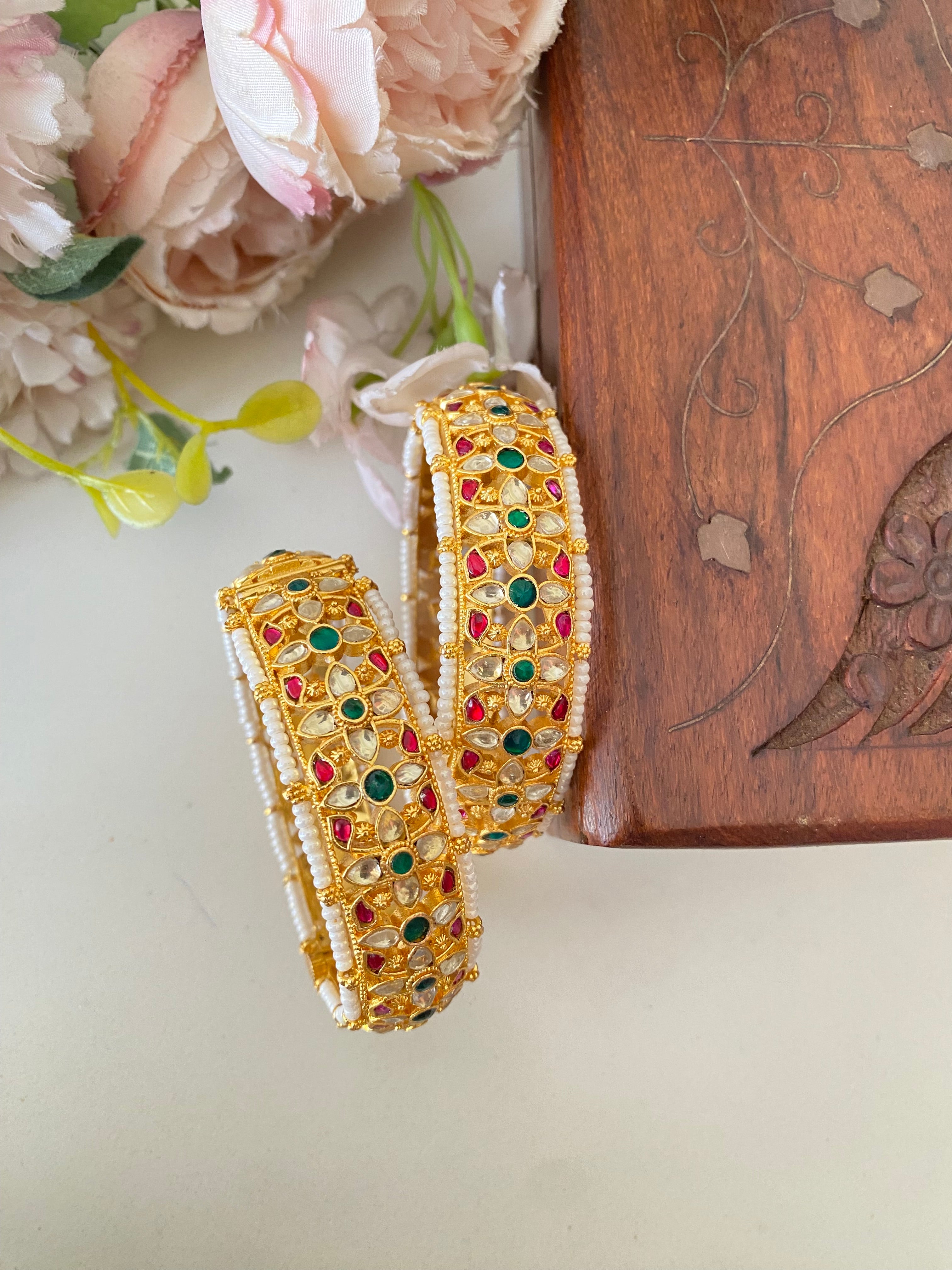 Gold Plated Pink kundan bangles