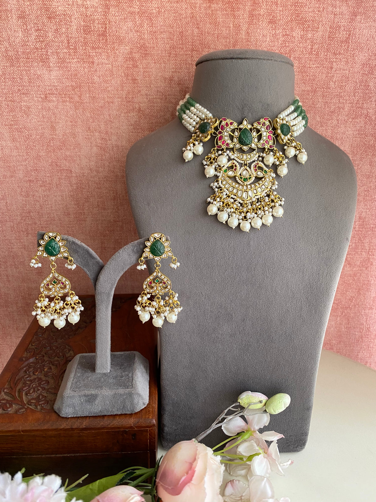 Gold plated Kundan choker Set