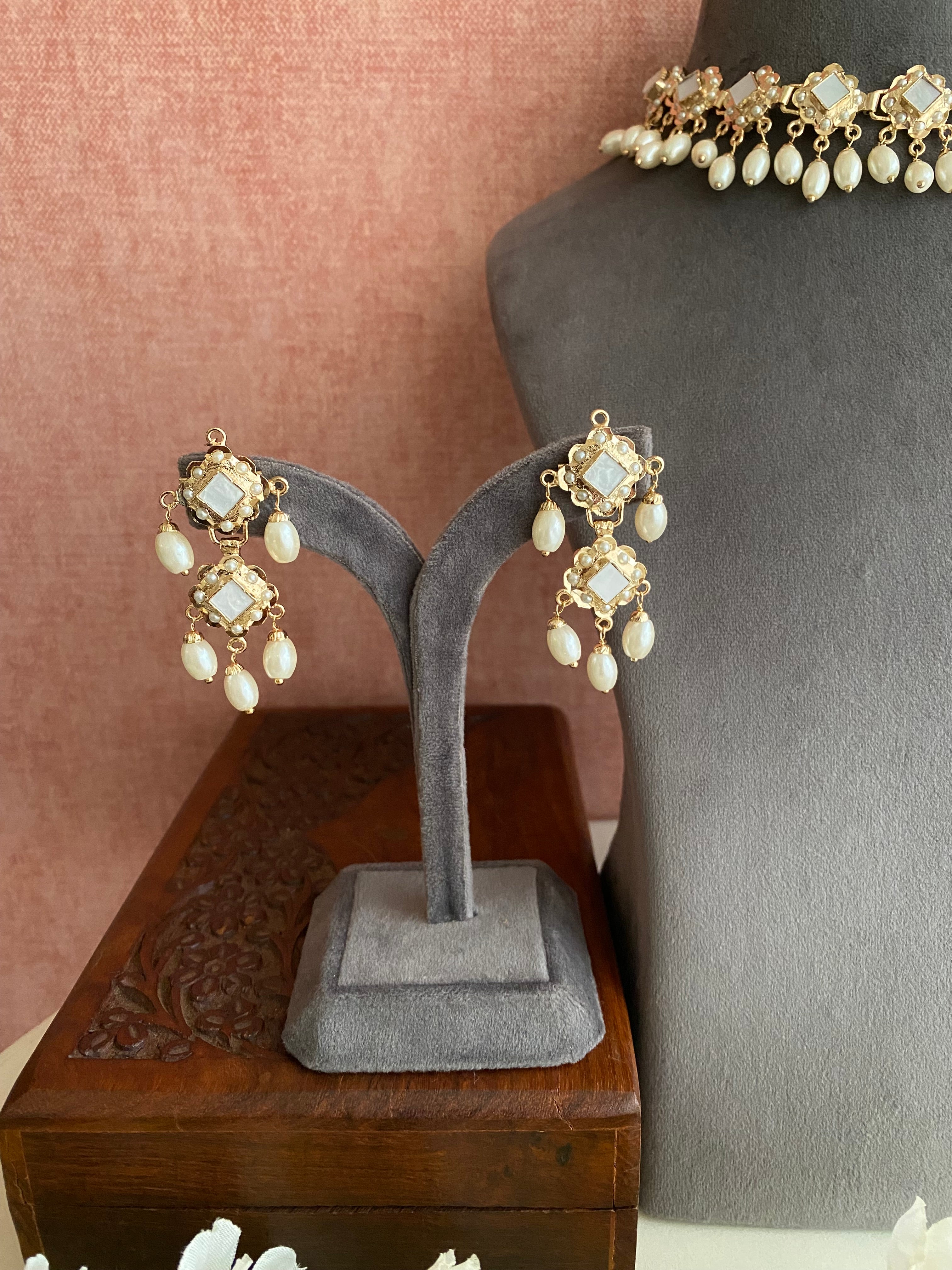 Amritsari jadau Mother of Pearl stone choker set