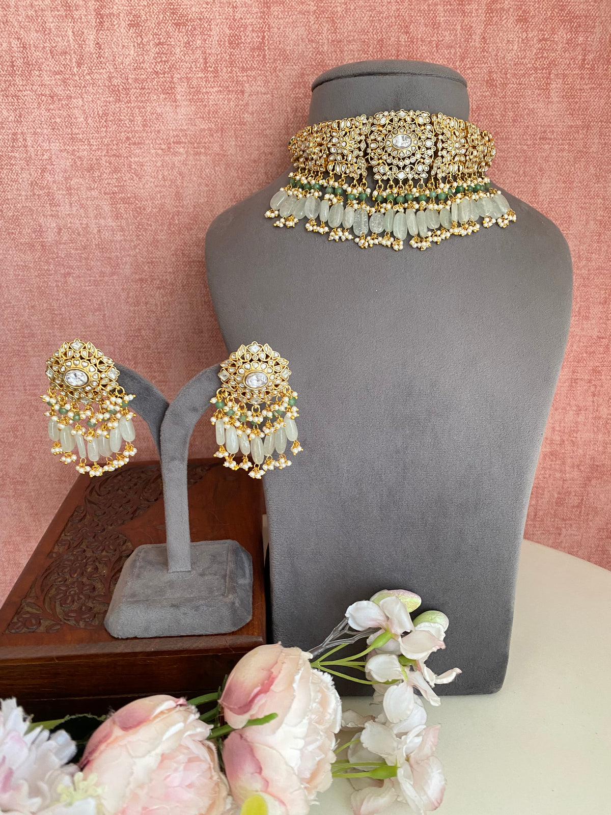 Gold plated Kundan choker Set