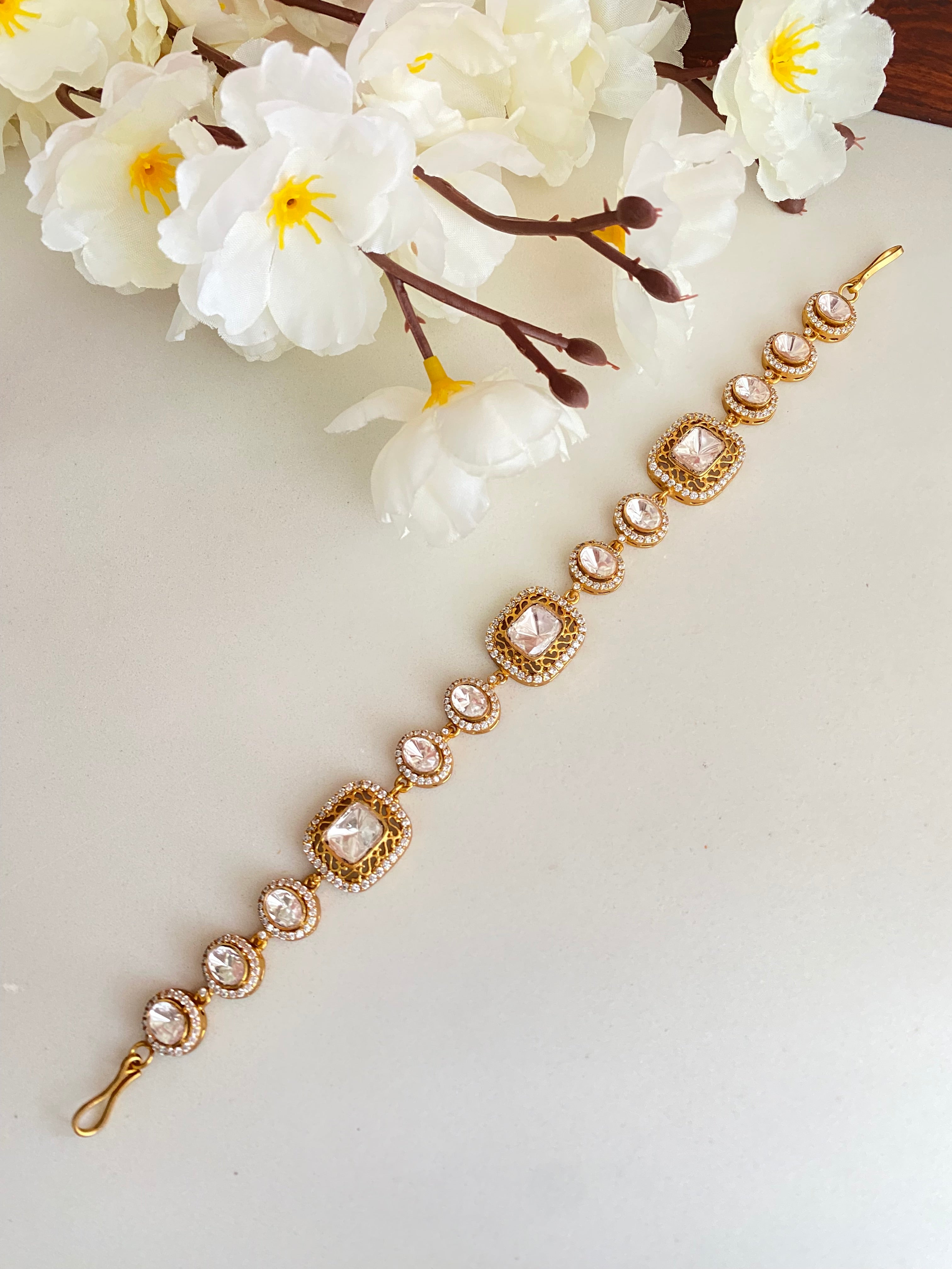 Moissanite sheeshphool
