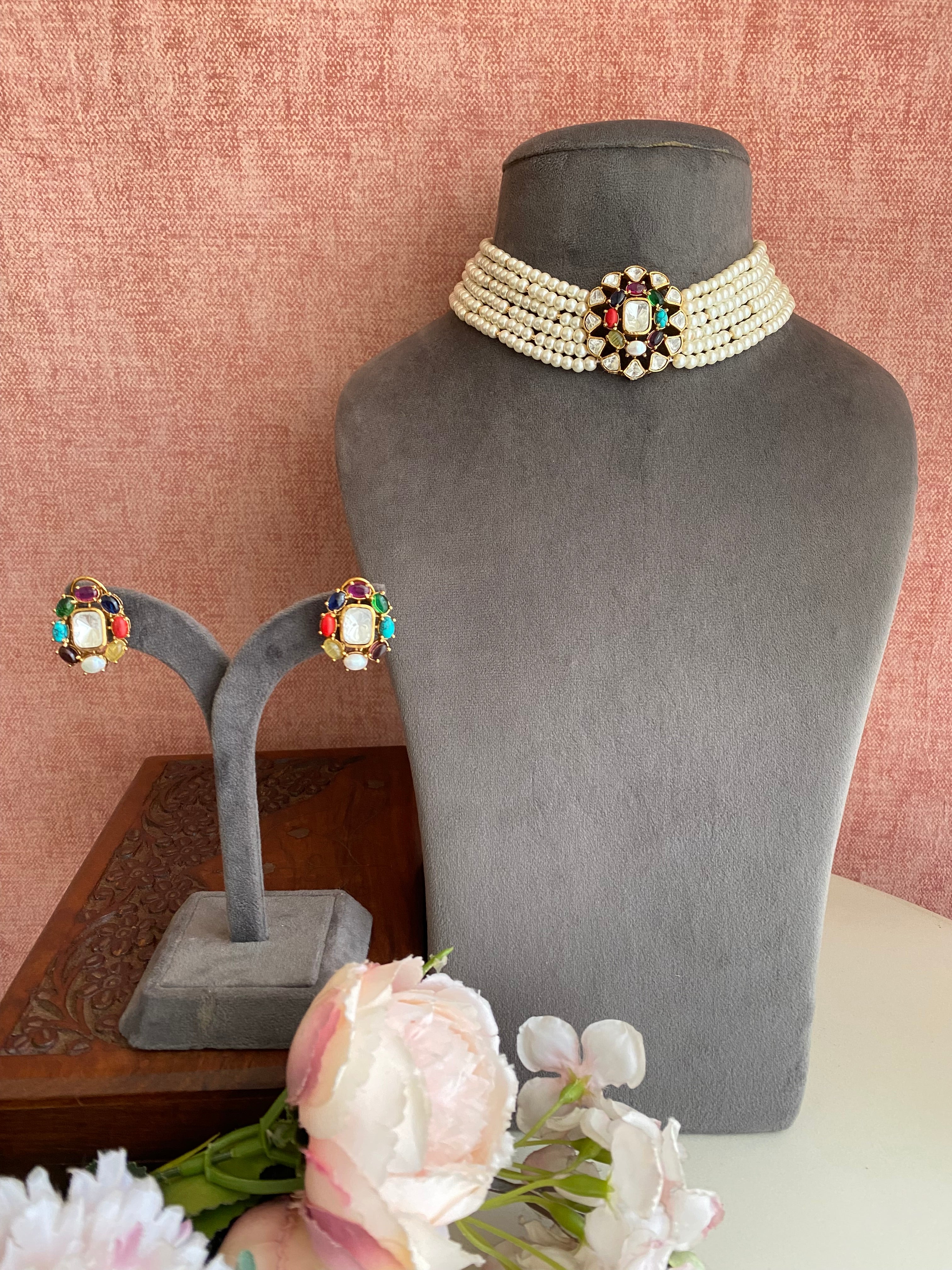 Moissanite pearls choker set