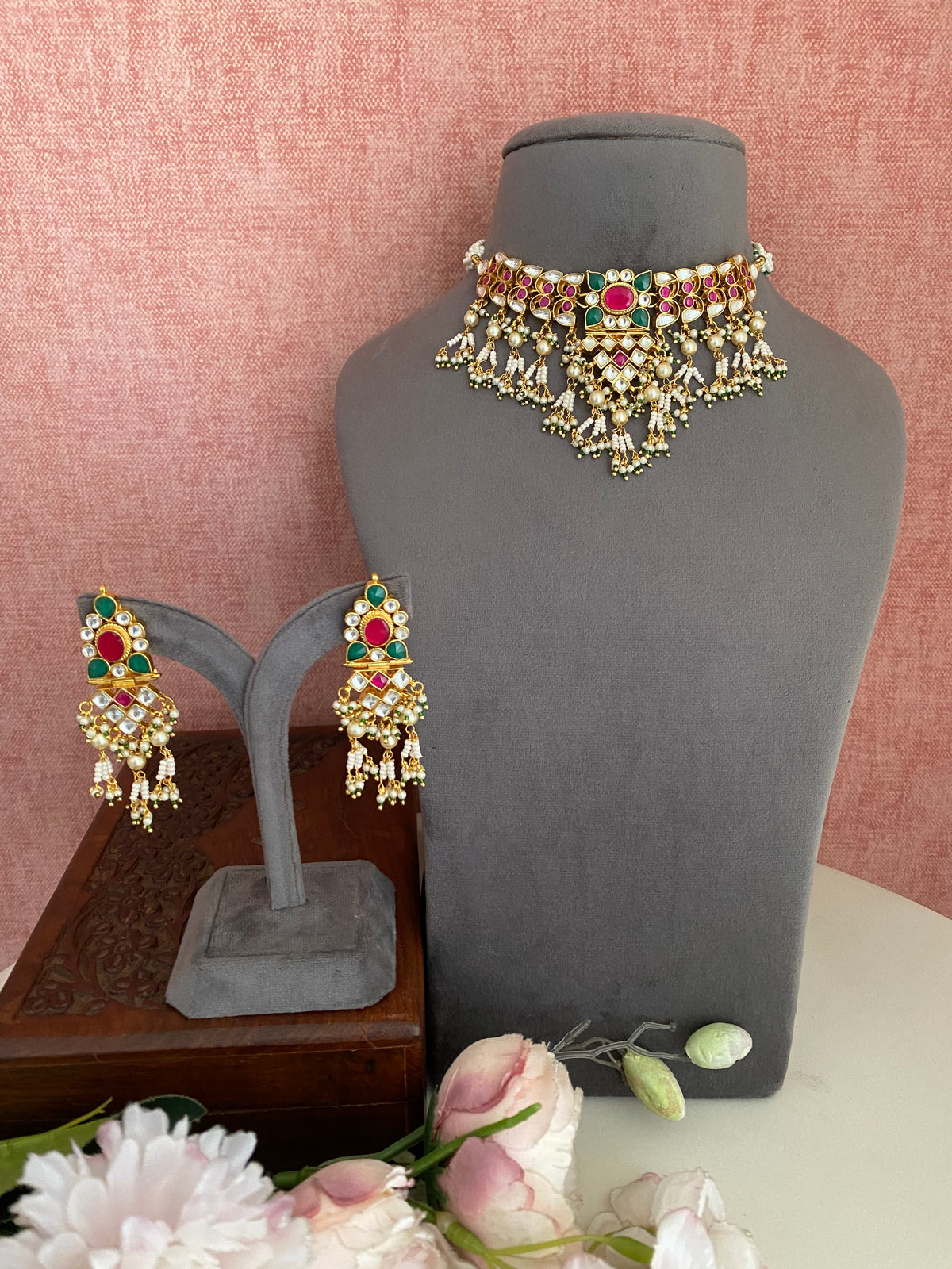 Gold plated Kundan choker Set