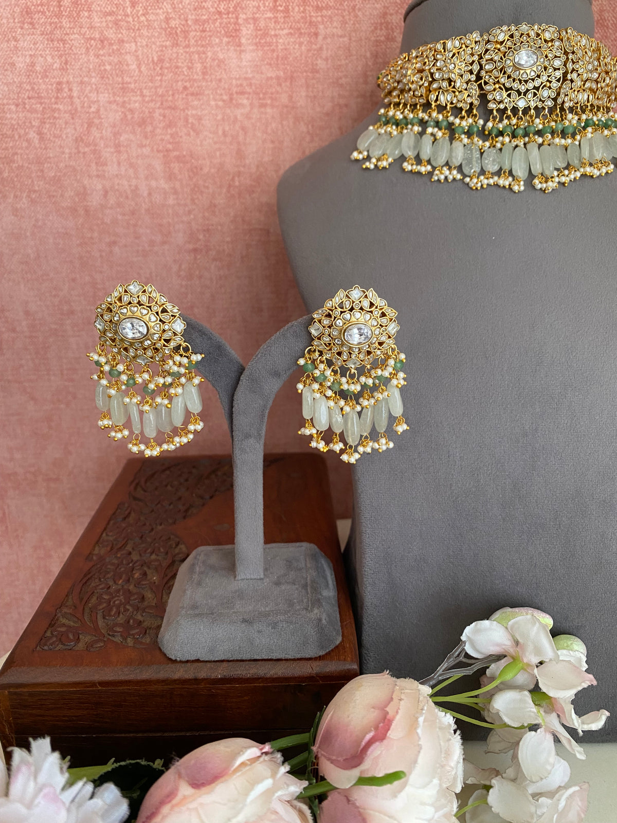 Gold plated Kundan choker Set