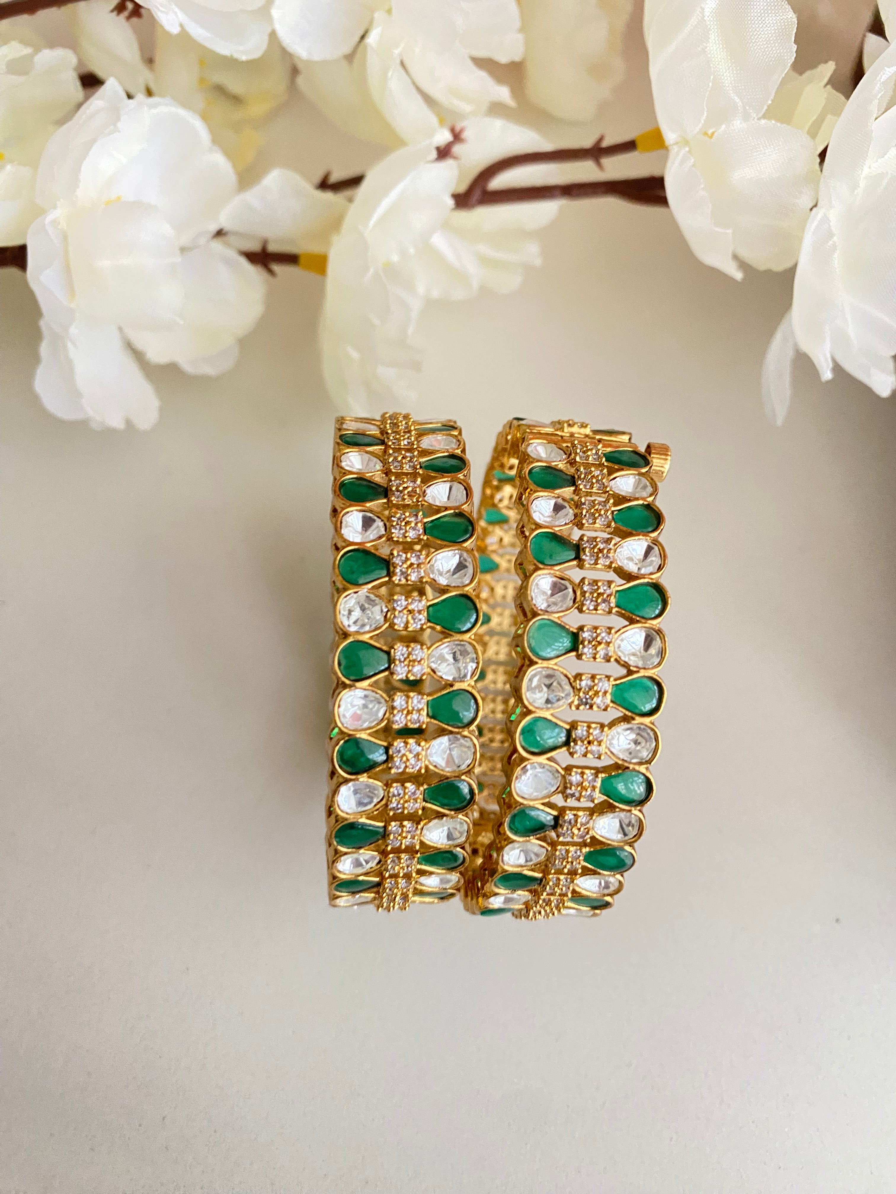 Gold plated Green Kundan Bangle