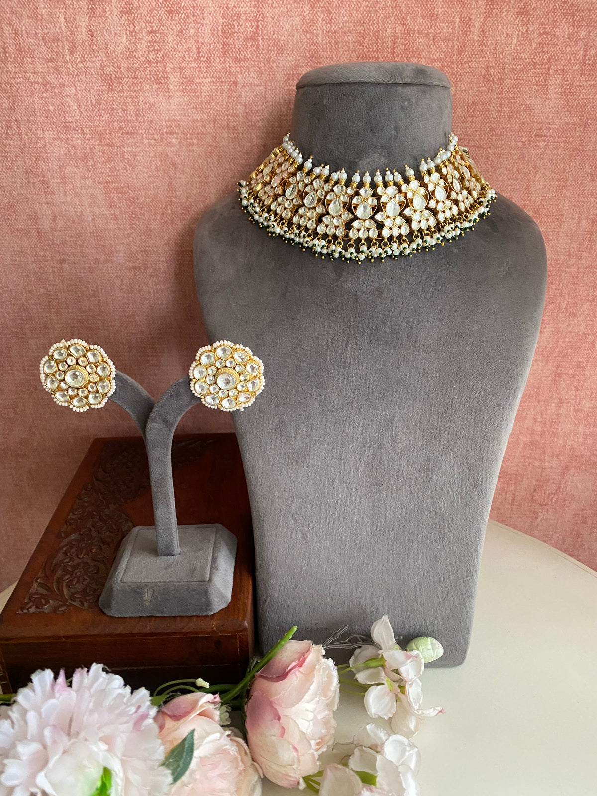 Gold plated Kundan choker Set