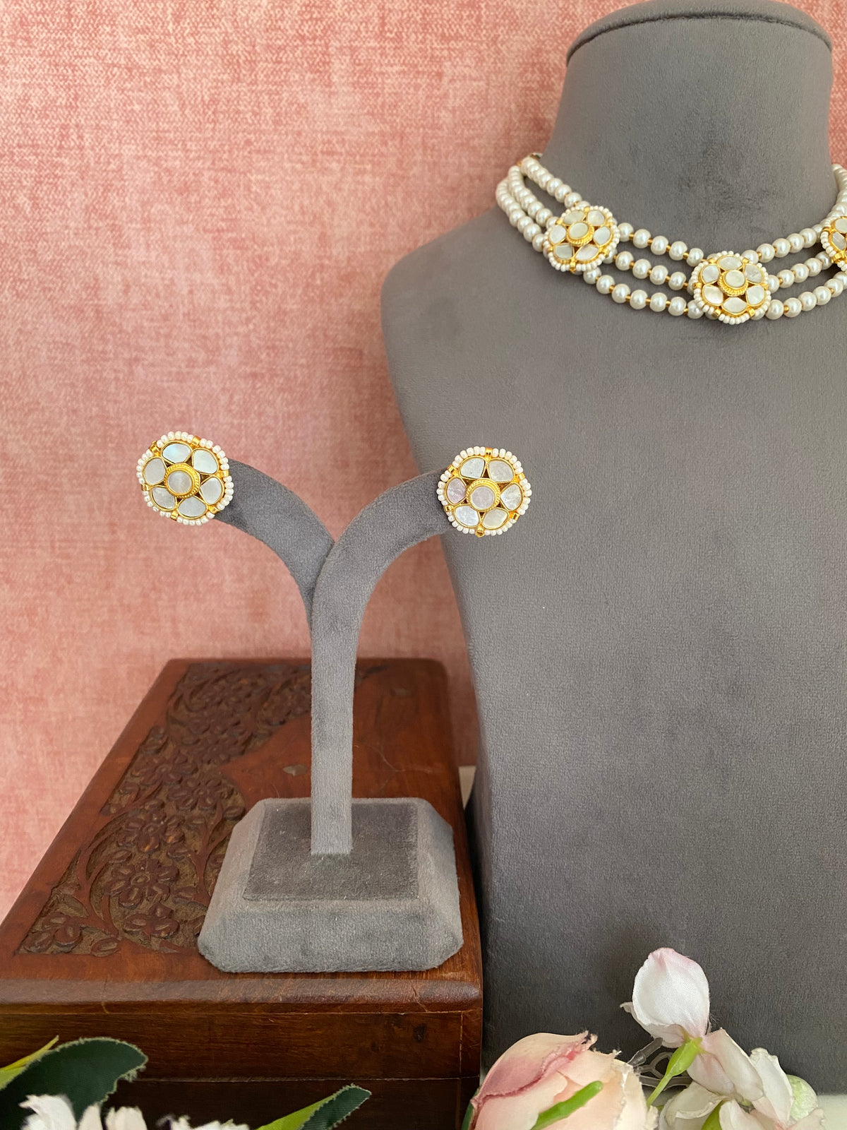 Mother of Pearl necklace set