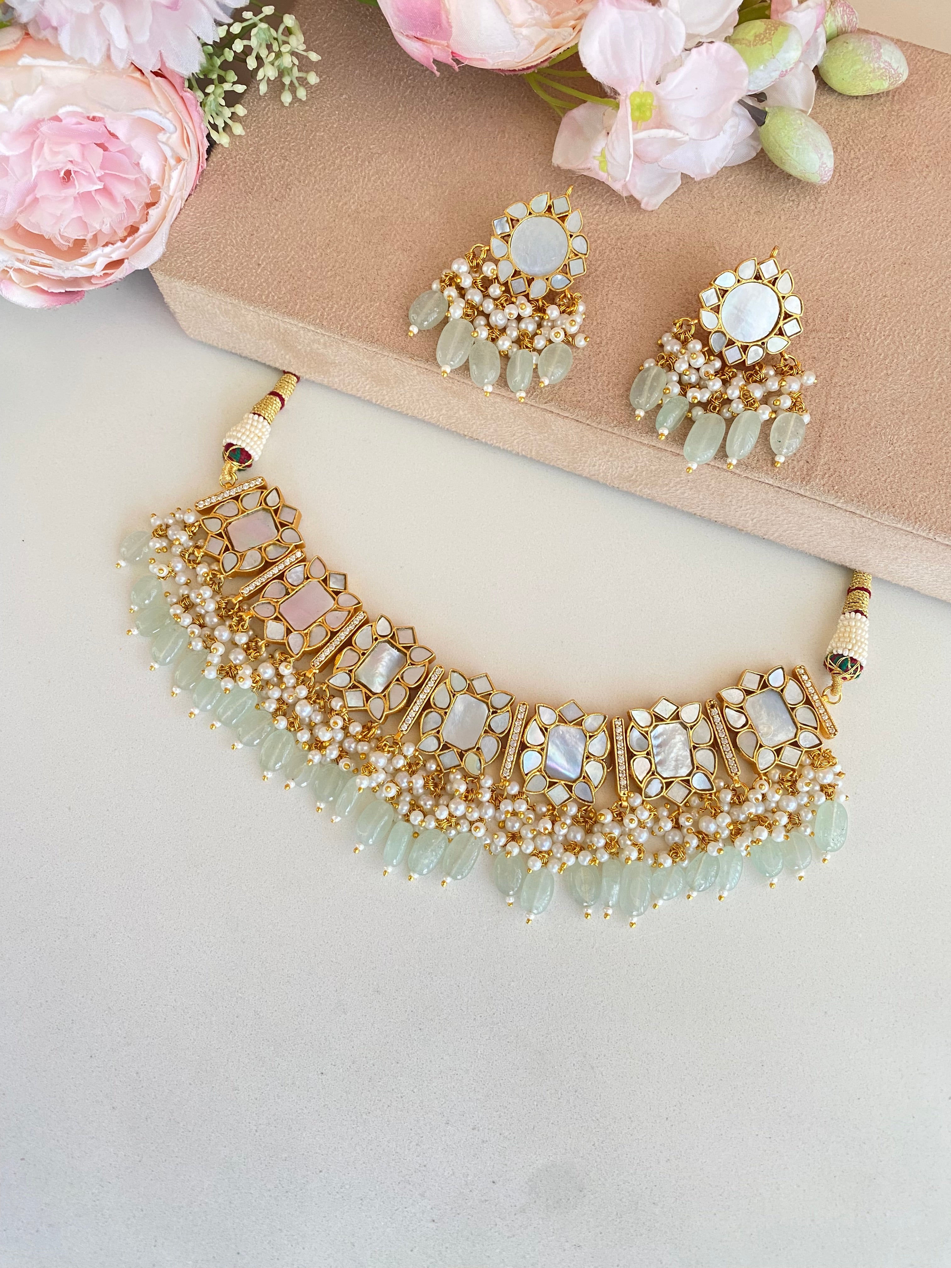 Mother of Pearl Choker set in Mint Drops