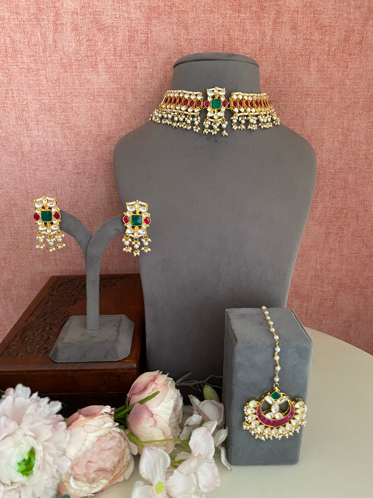 Gold plated Kundan choker Set with Tikka