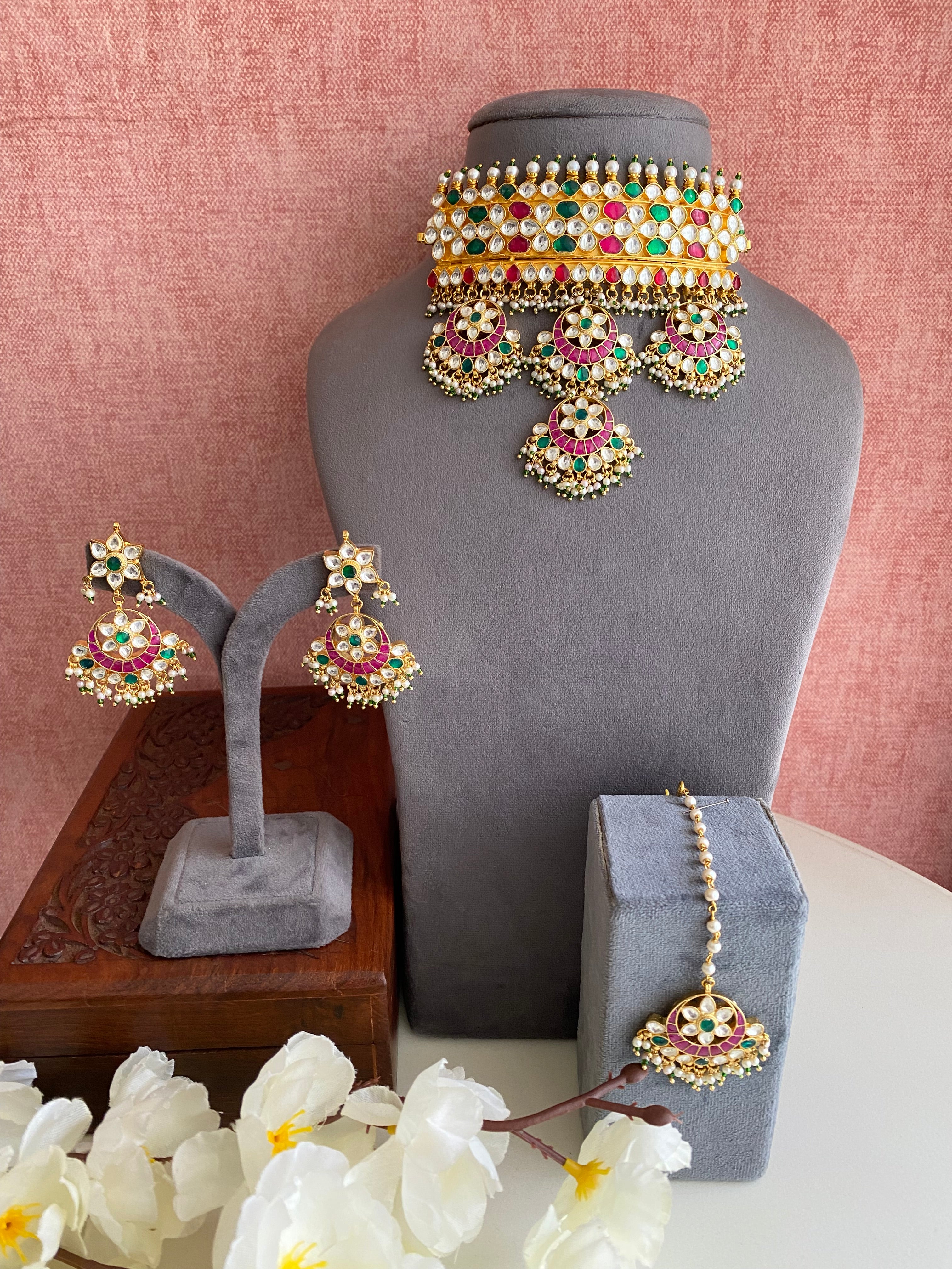 Gold plated Kundan Choker Set