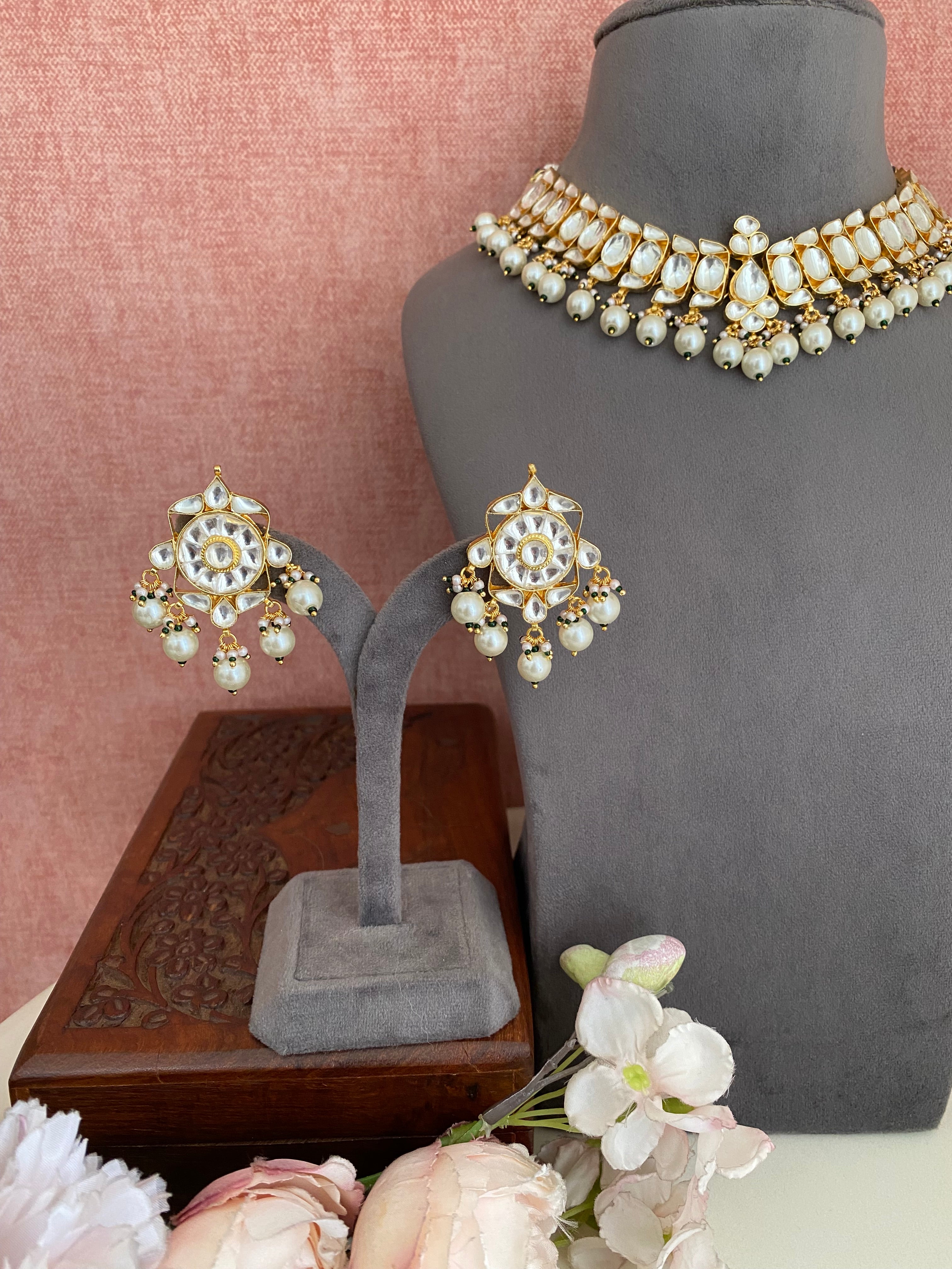 Gold plated Kundan Choker Set