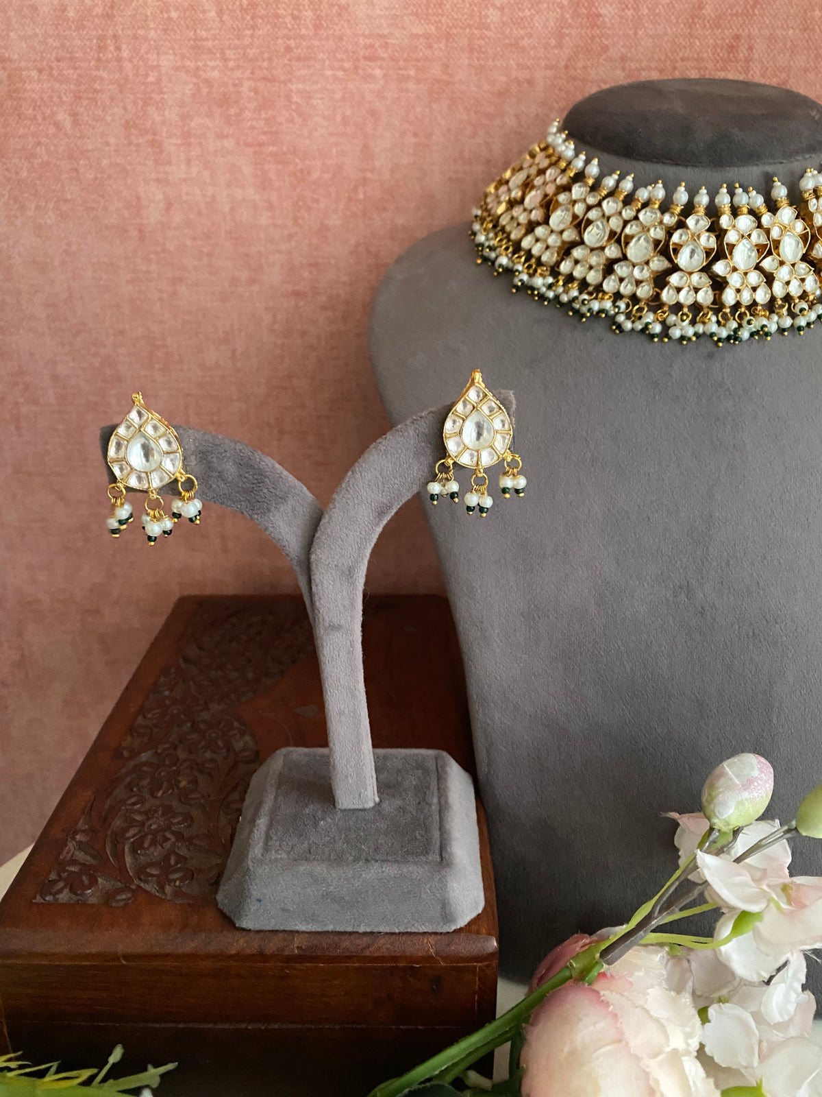 Gold plated Kundan choker Set
