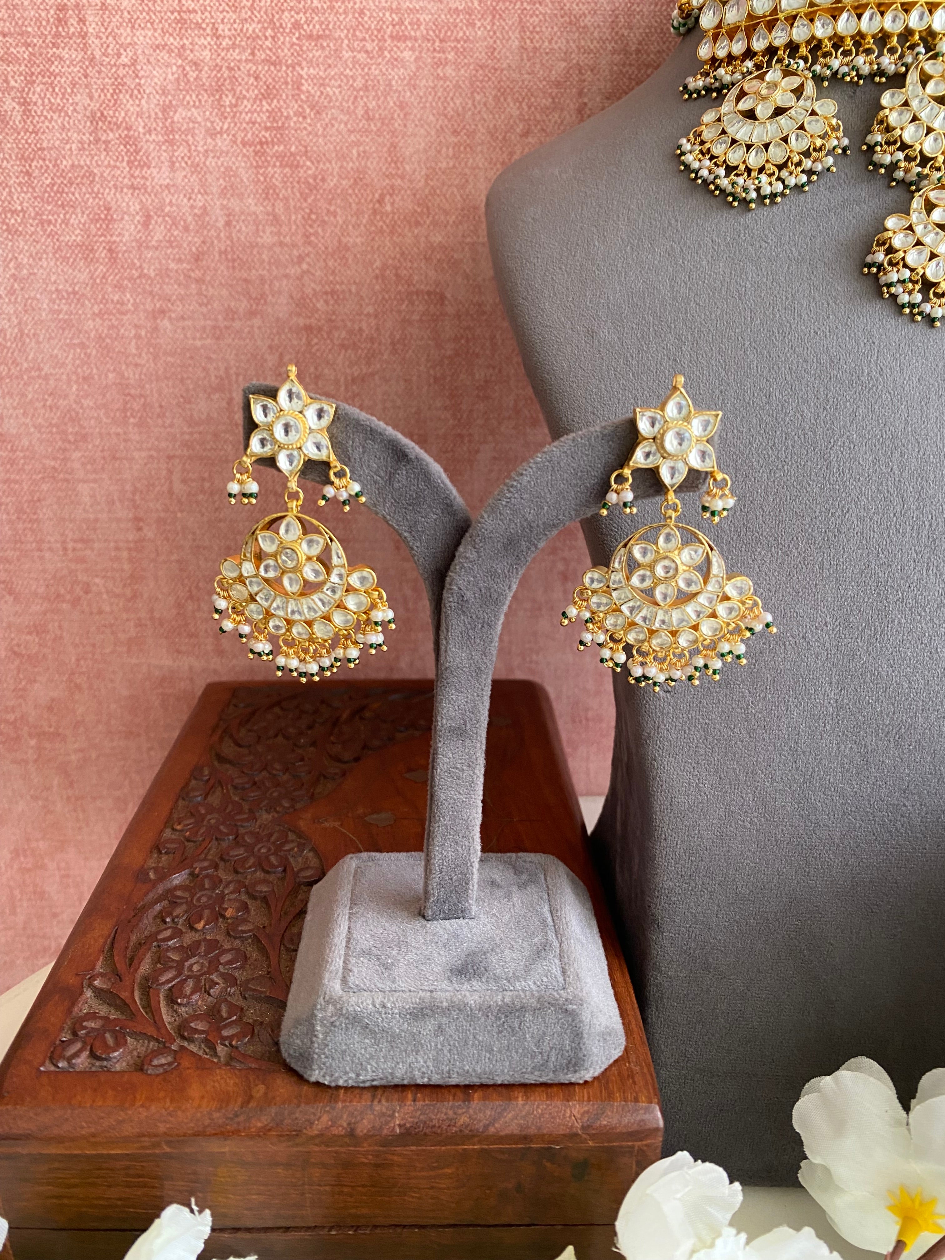 Gold plated Kundan Choker Set