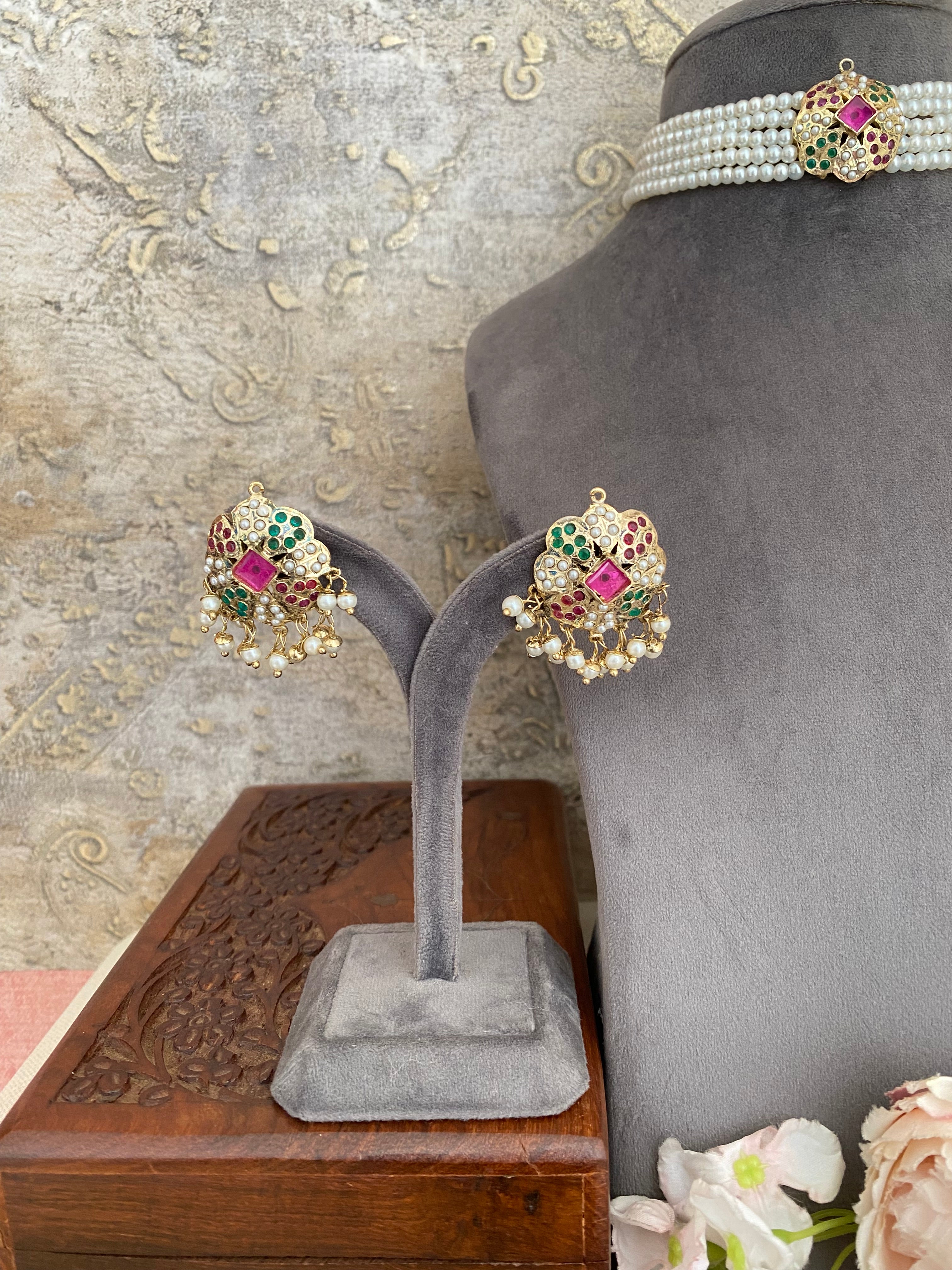 Multicolour Jadau Choker Set