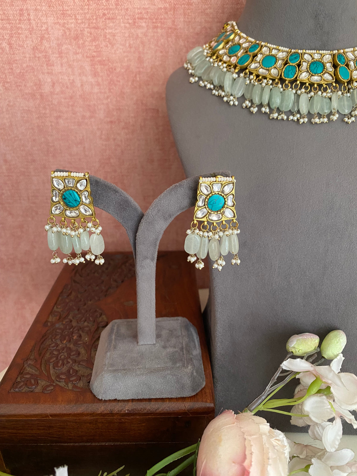 Gold plated Turquoise Kundan choker Set