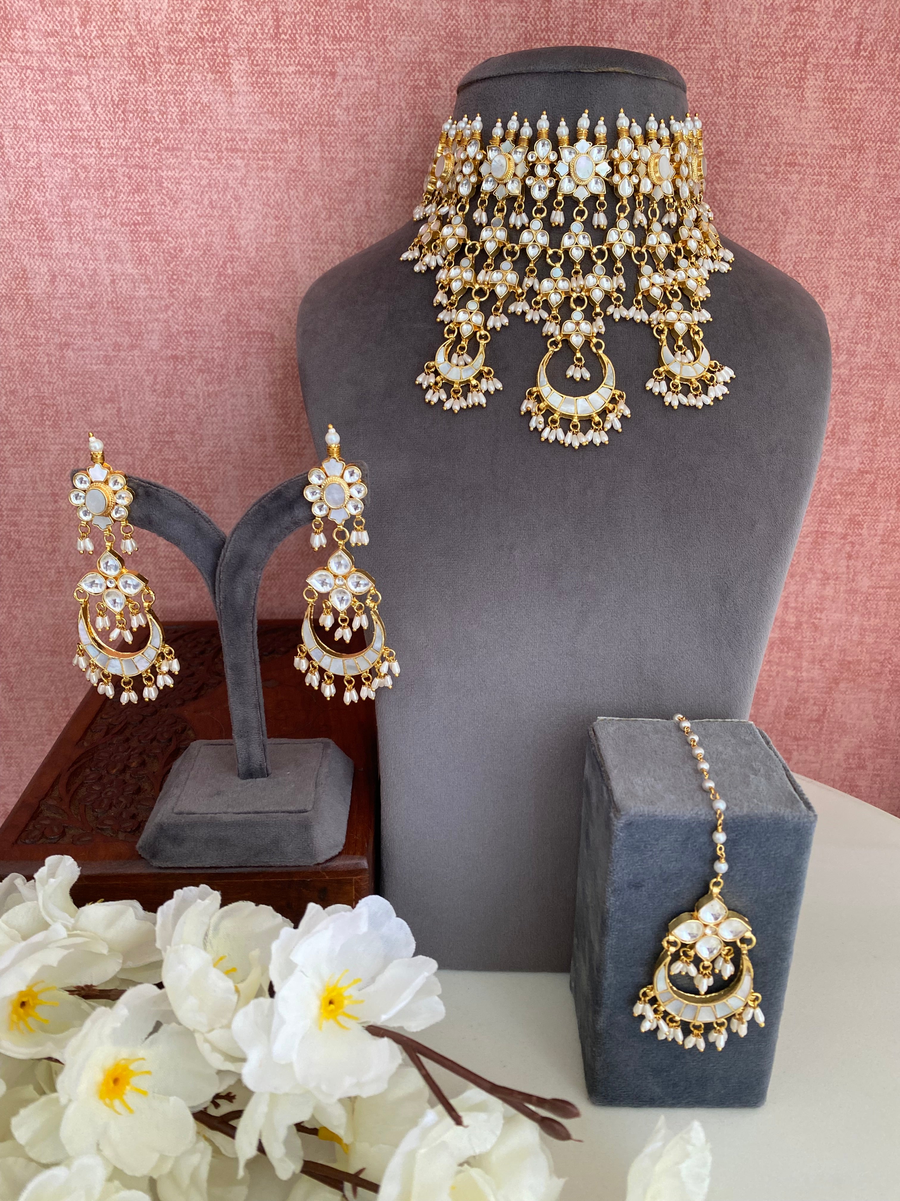 Mother of pearl and Kundan Necklace Set