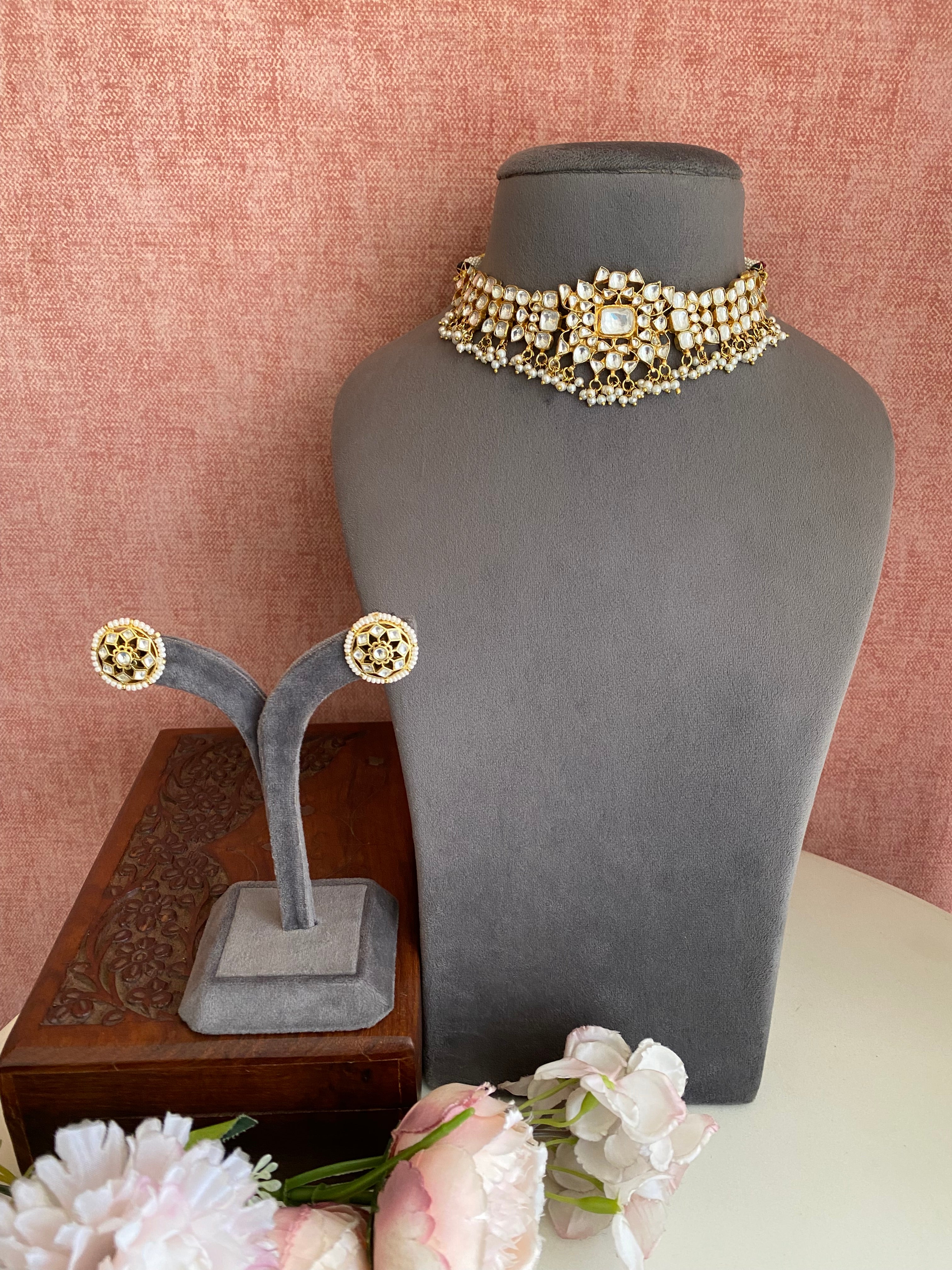 Gold plated Kundan Choker with studs