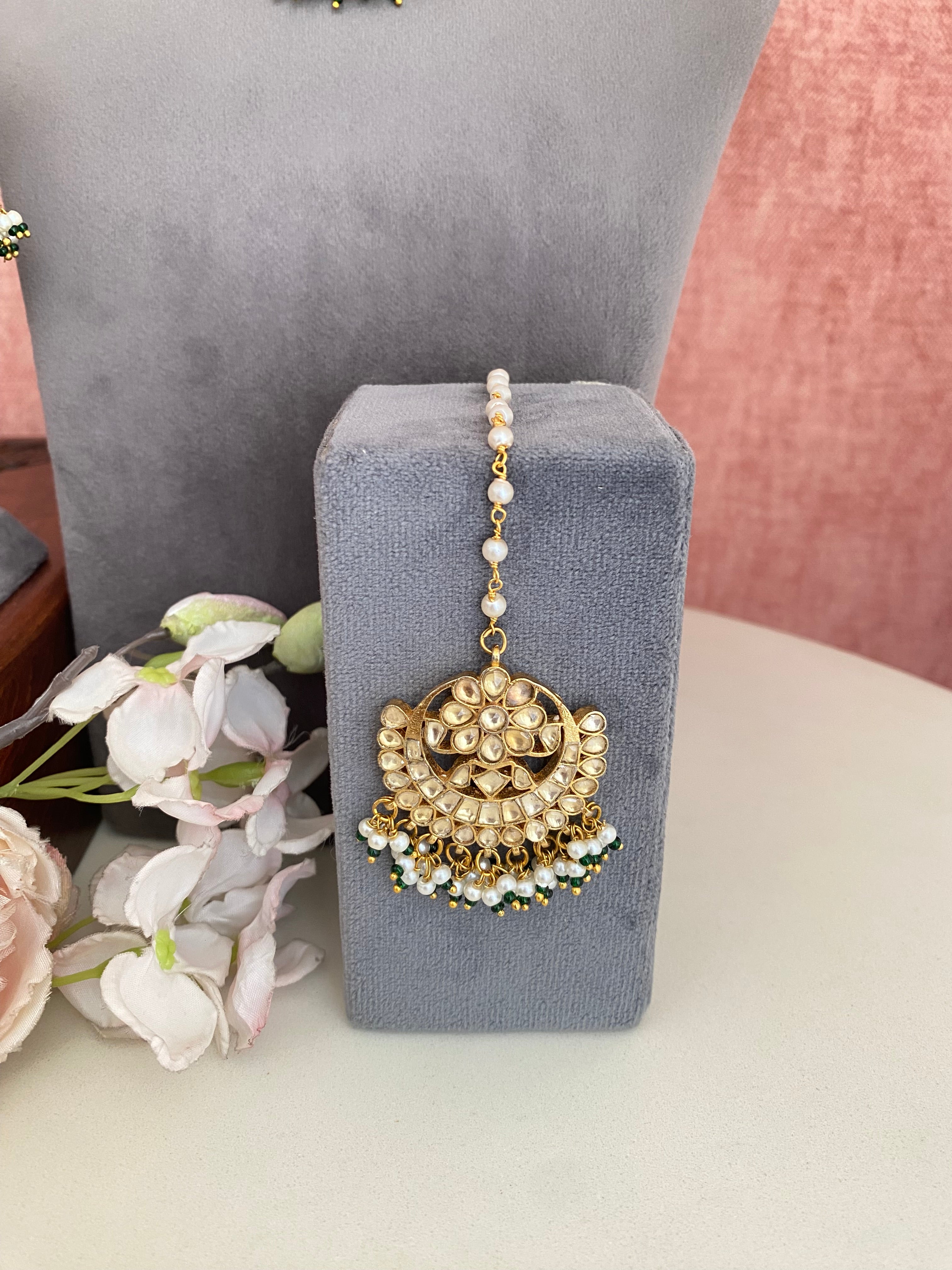 Gold plated Kundan Bridal Necklace Set with Tikka