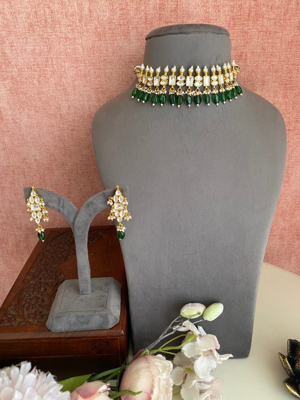 Kundan Choker set in green drops