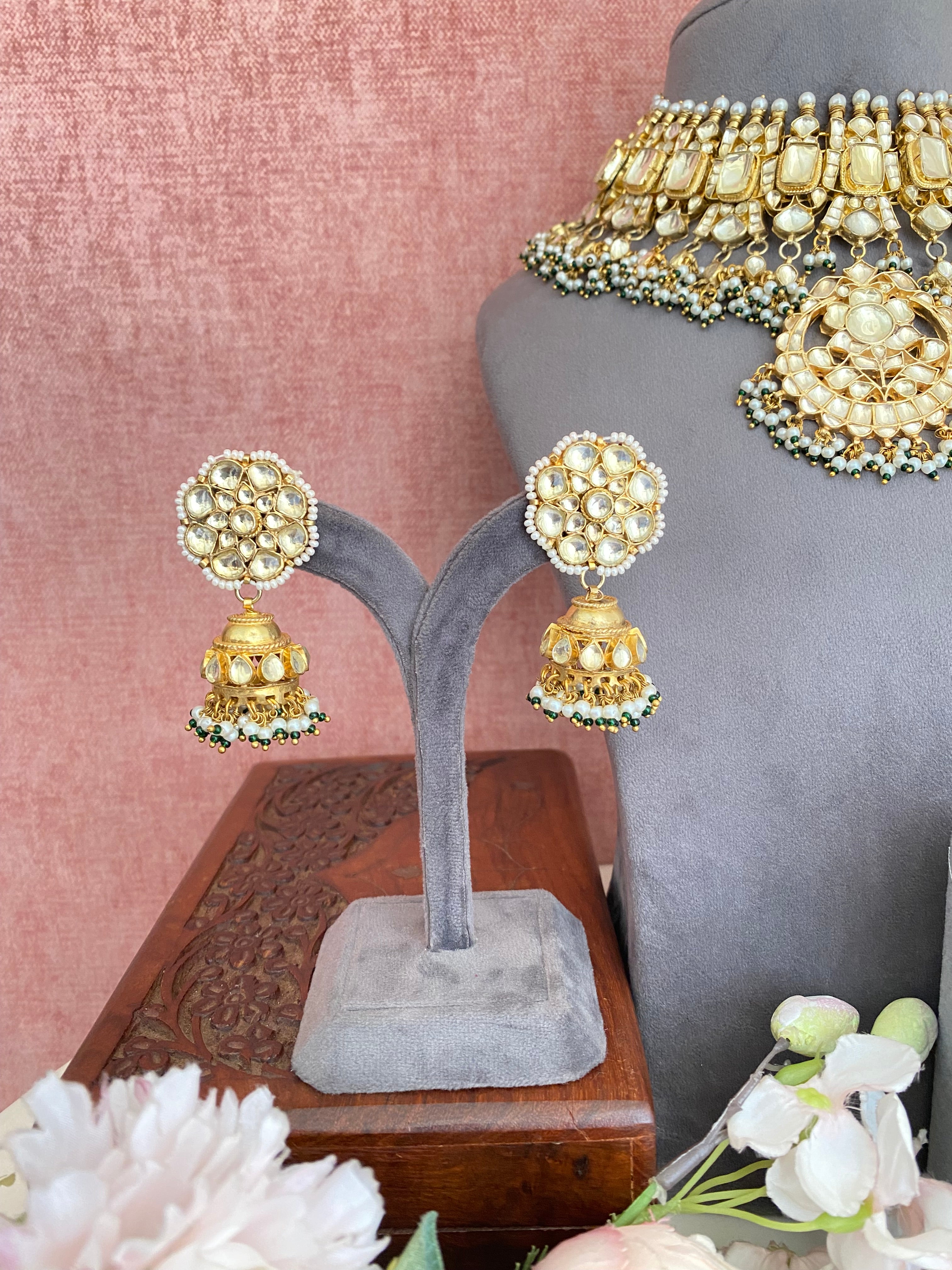 Gold plated Kundan Bridal Necklace Set with Tikka