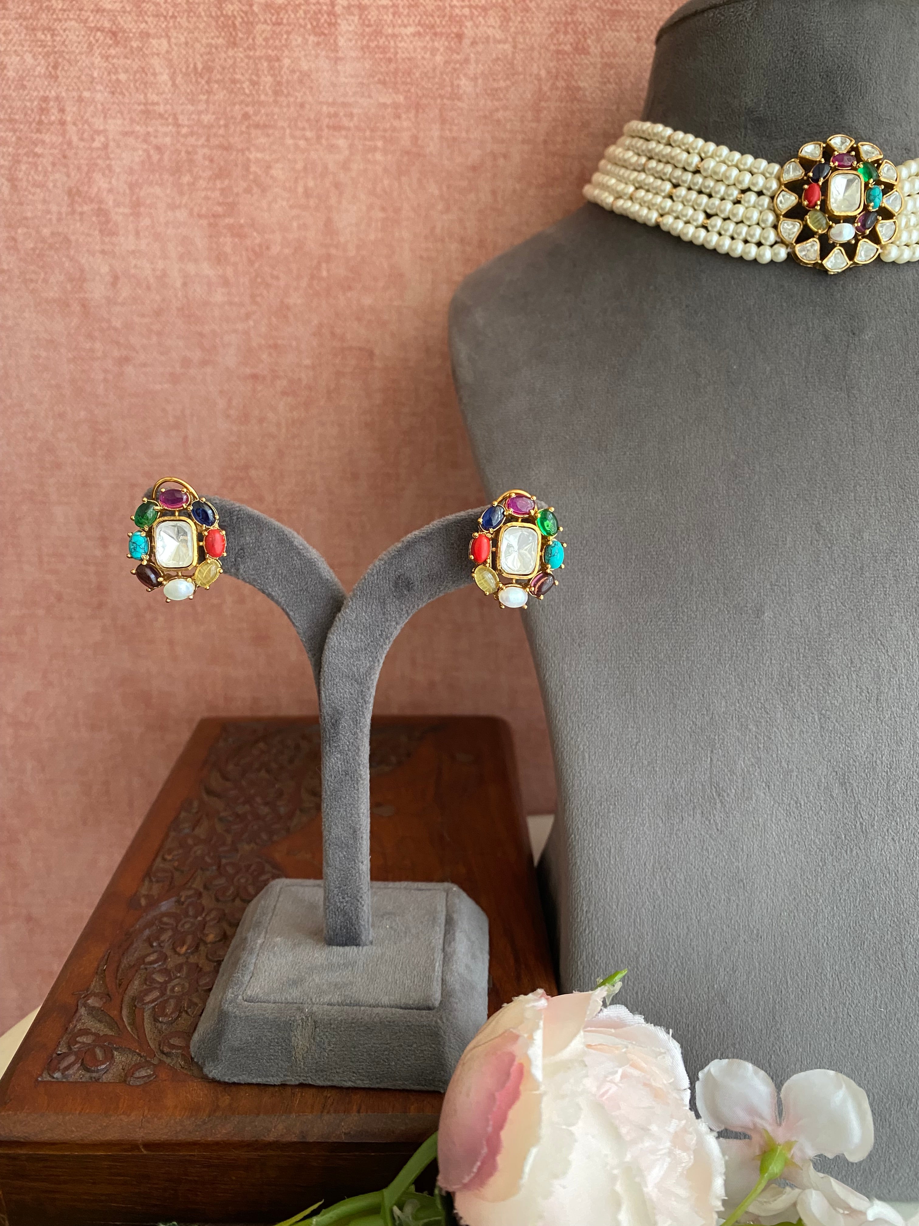 Moissanite pearls choker set