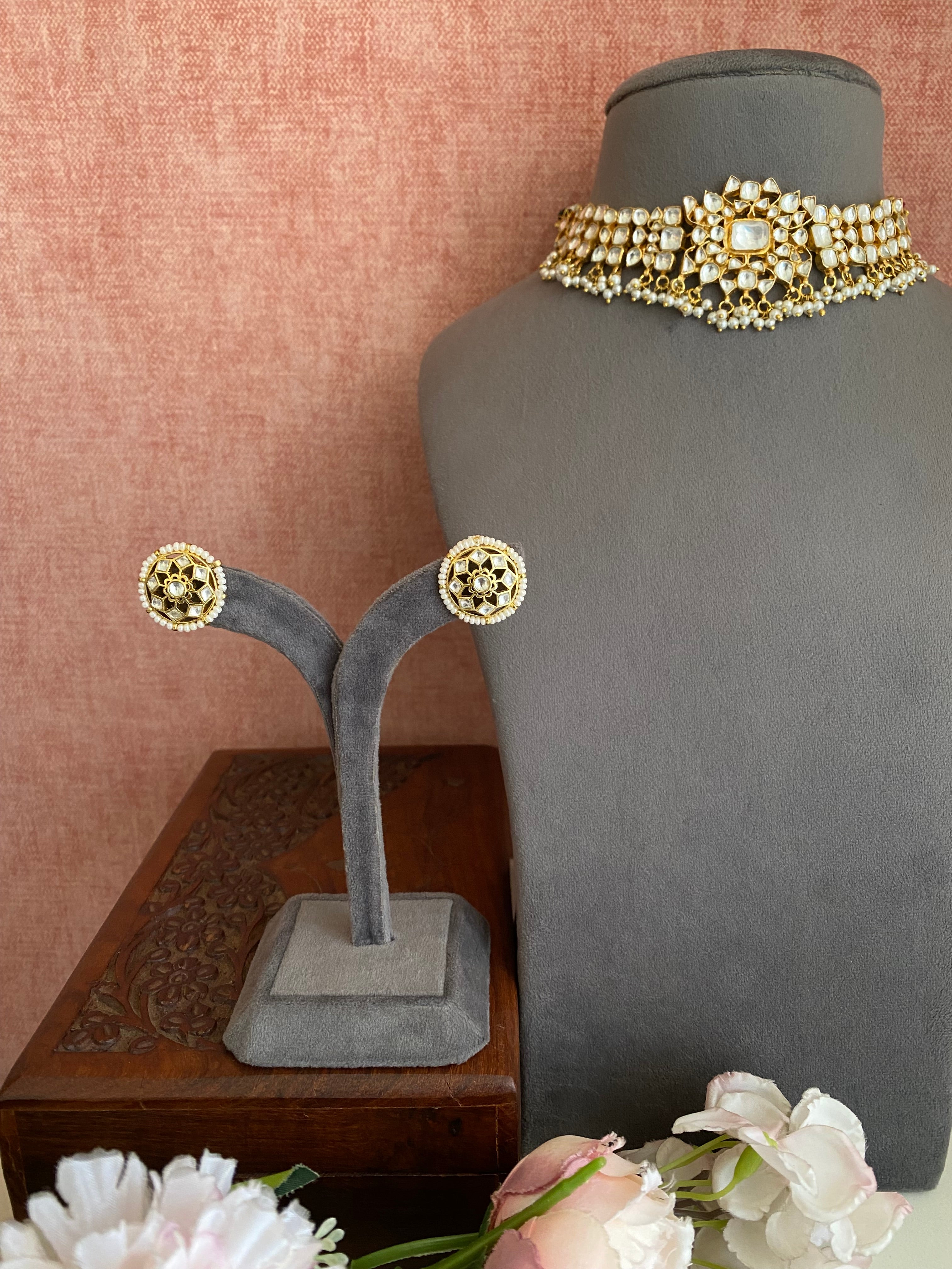 Gold plated Kundan Choker with studs