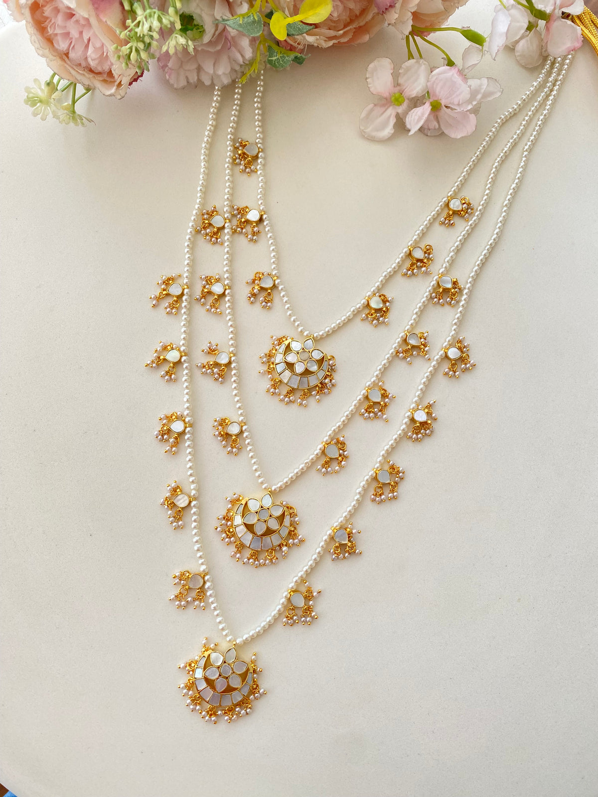 Mother Of Pearl 3–Line Necklace