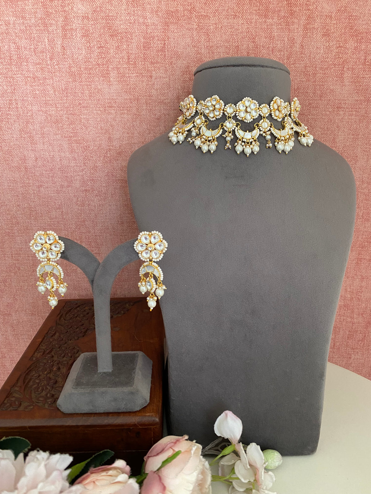 Mother of Pearl Choker set