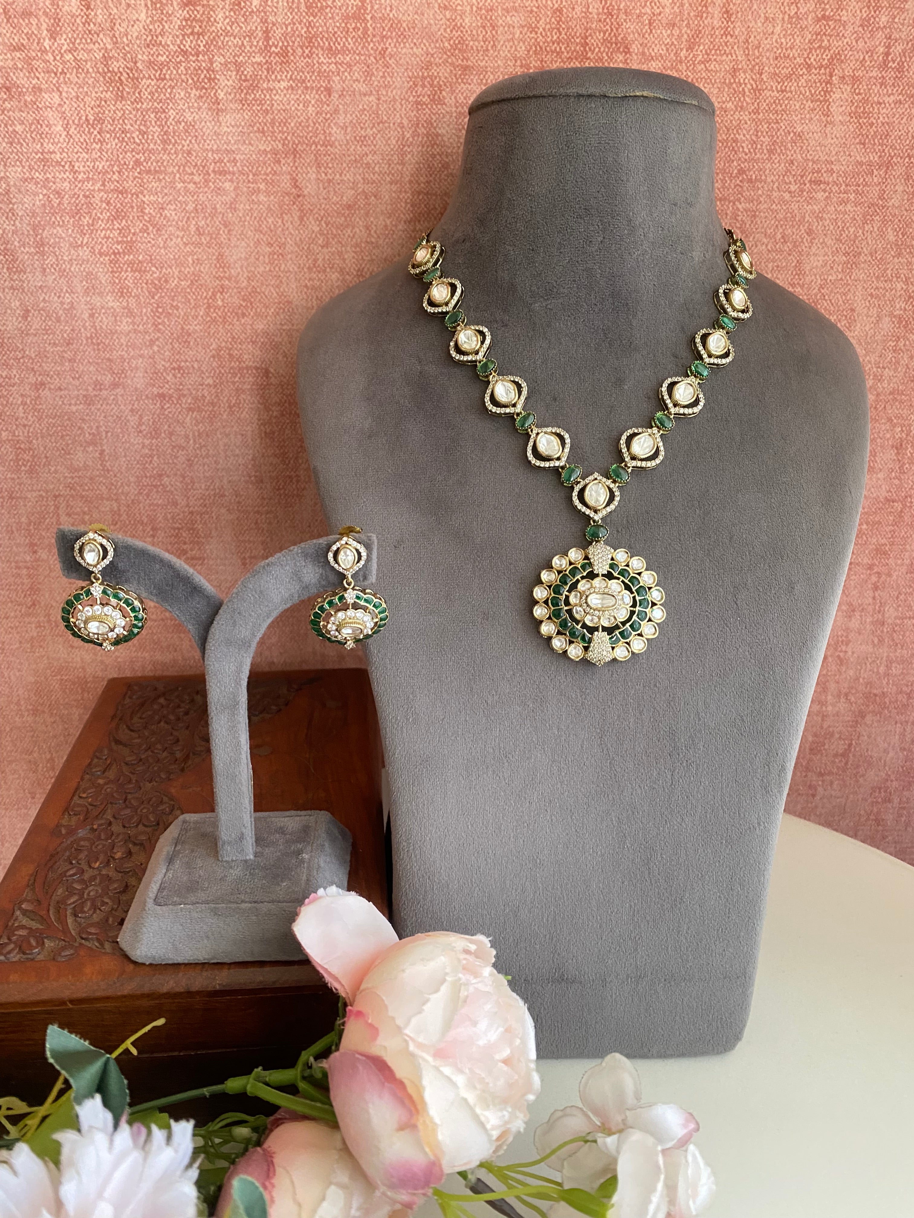 Moissanite green Necklace Set