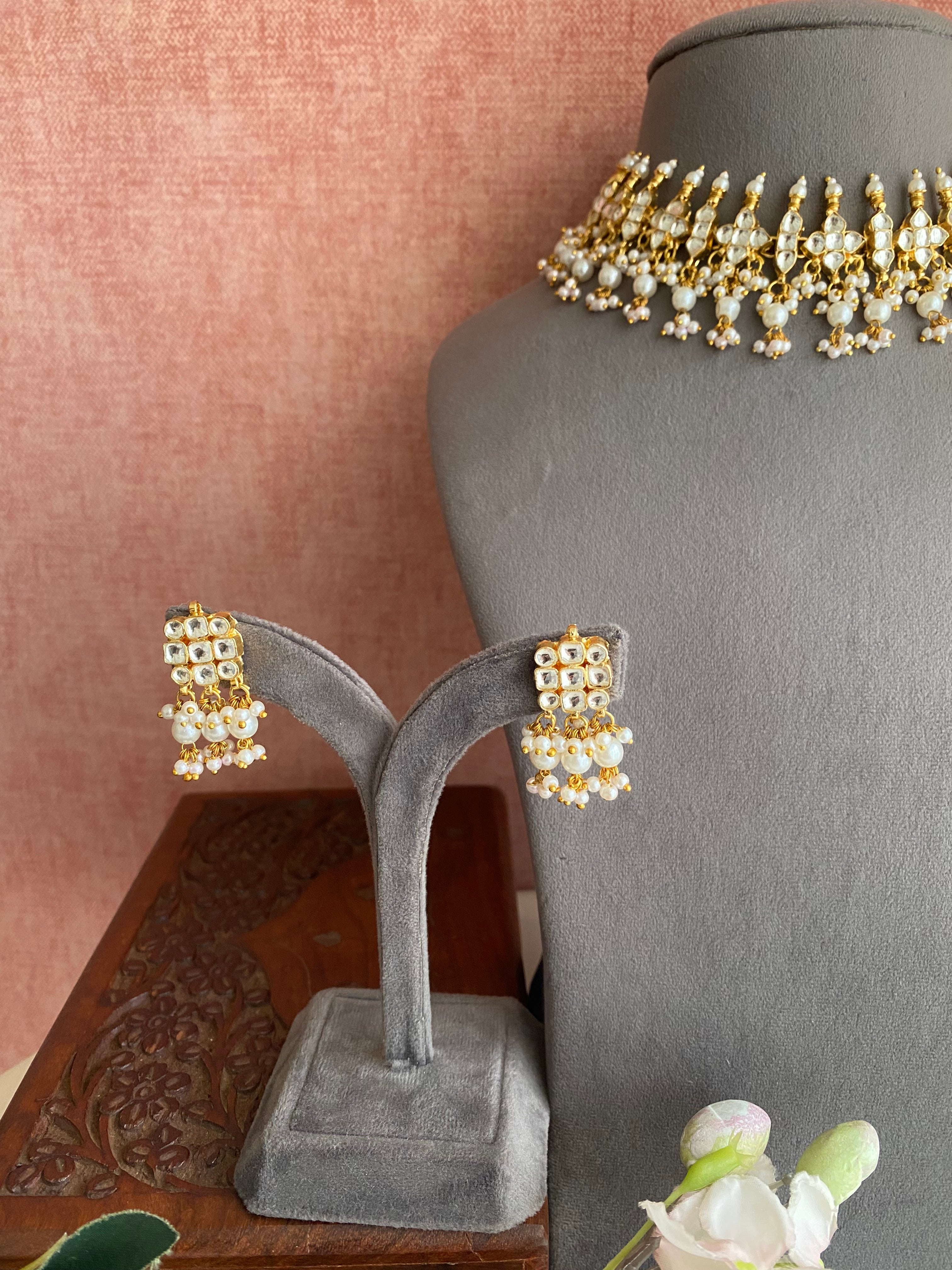 Kundan Chokar Set