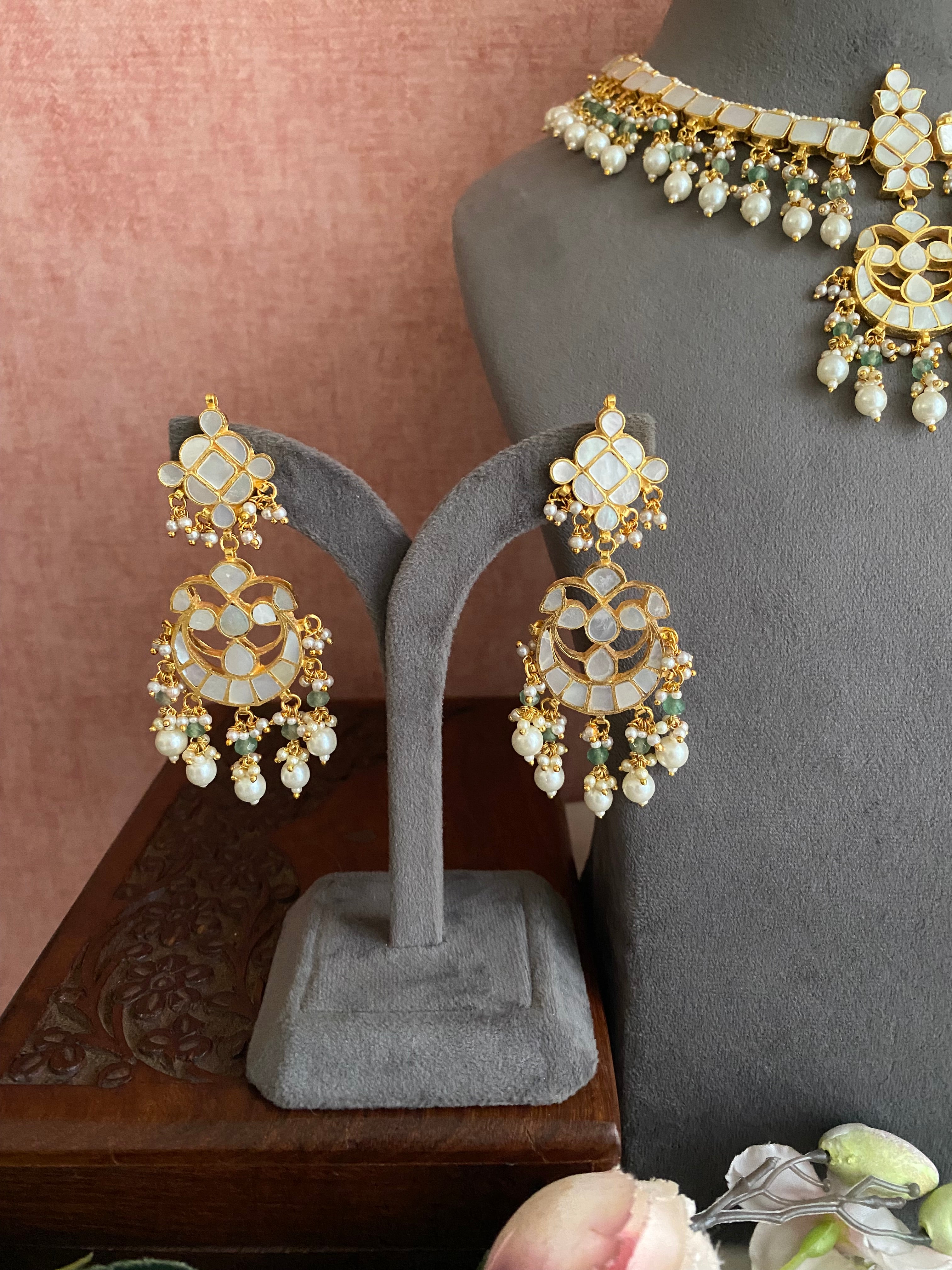 Mother Of pearl Necklace set
