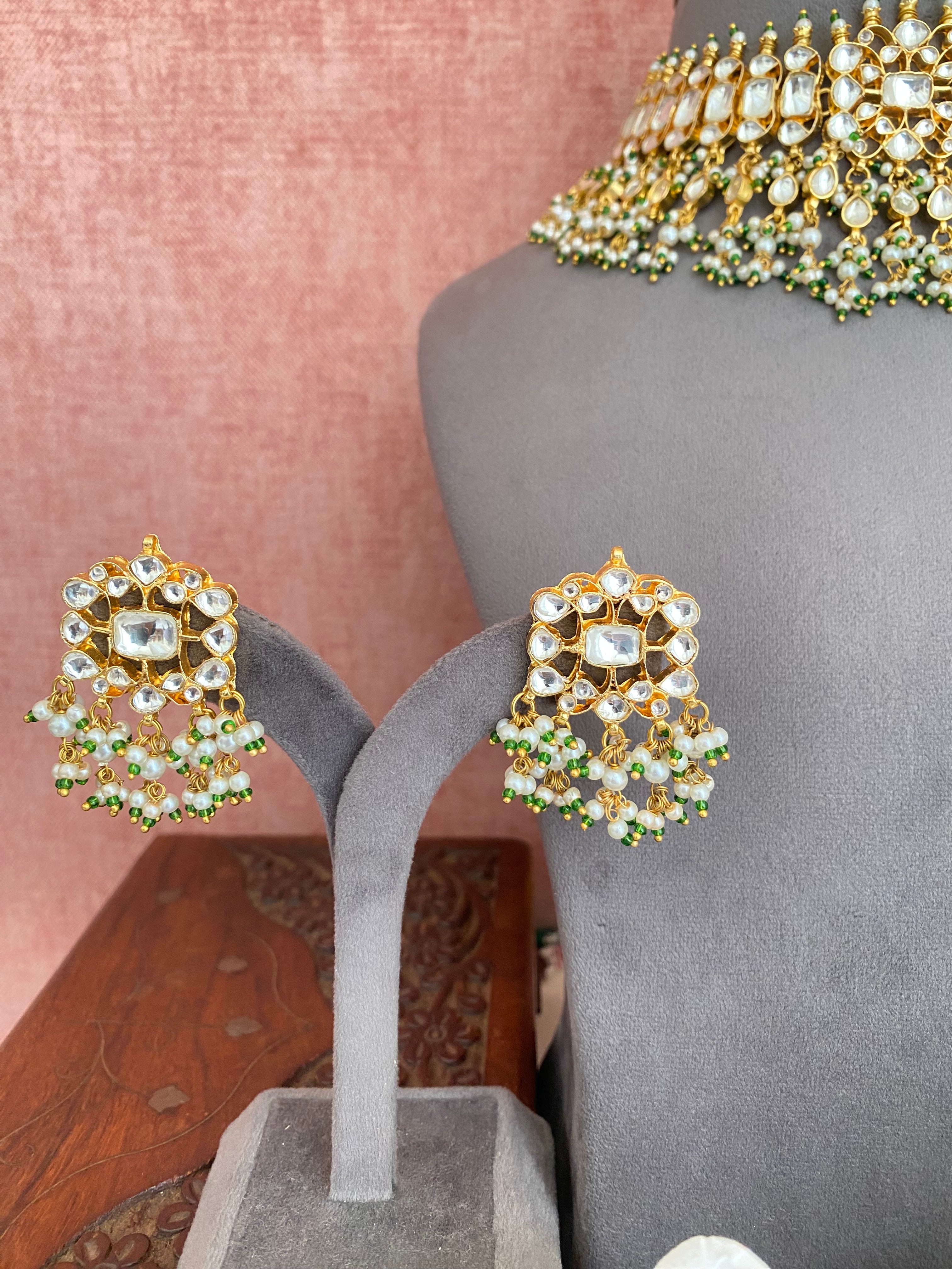 Gold plated Kundan choker Set