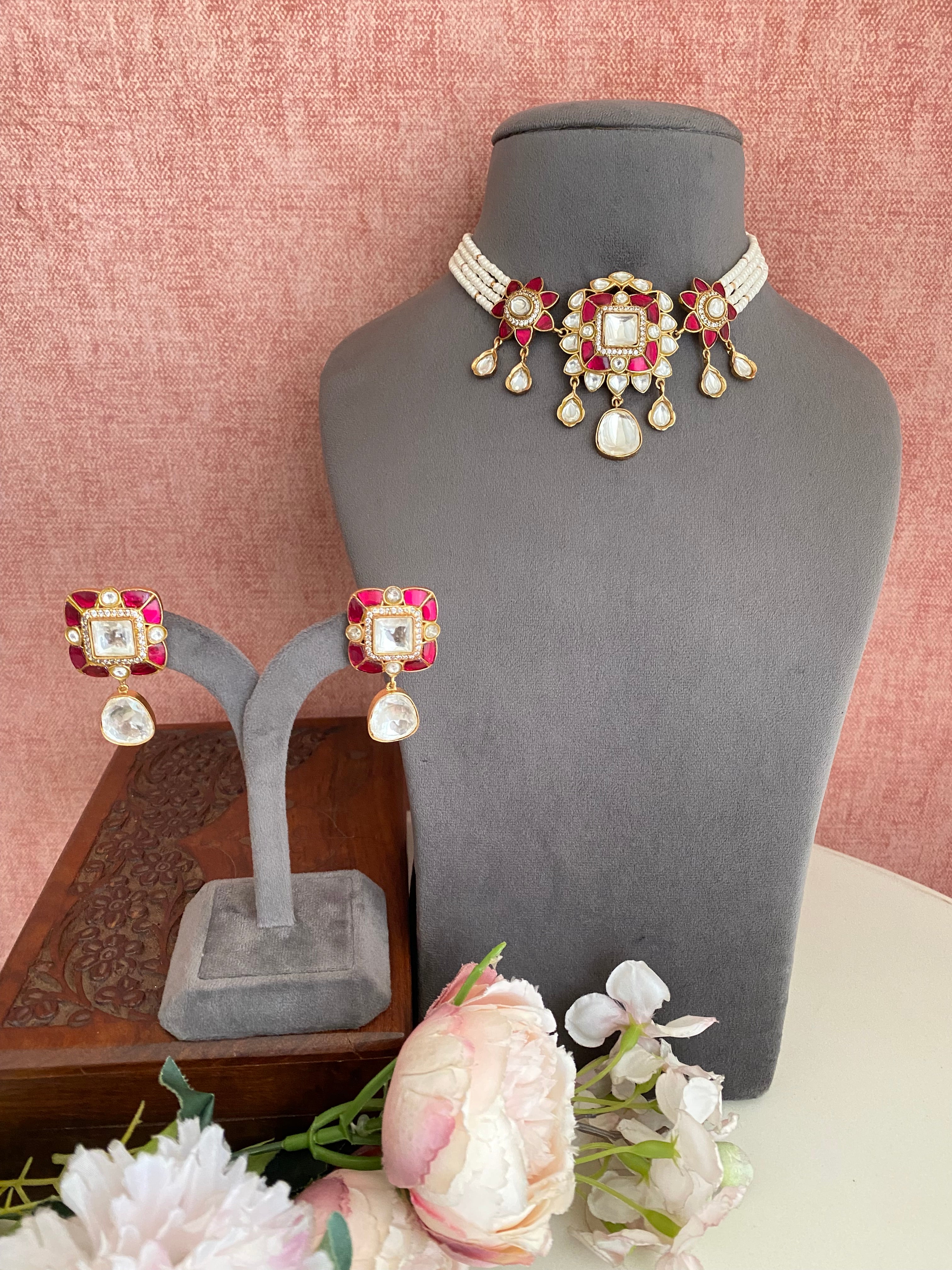 Moissanite choker set