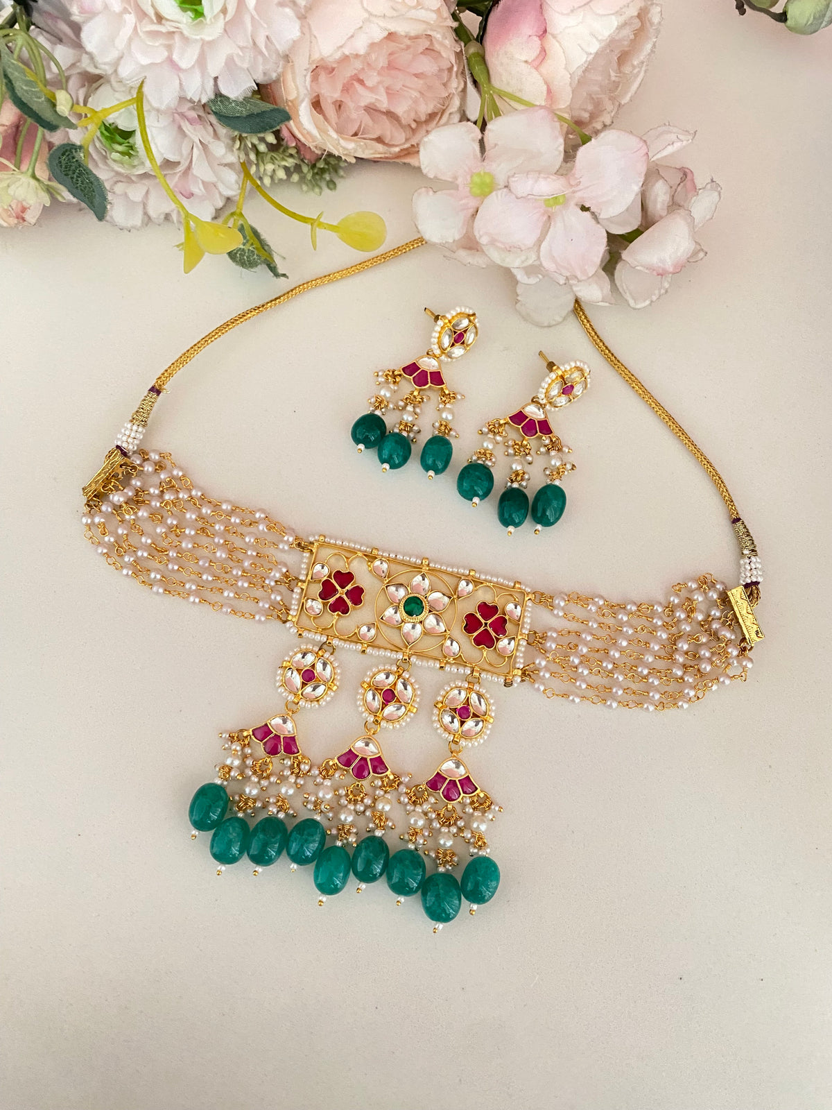 Gold plated Kundan choker Set