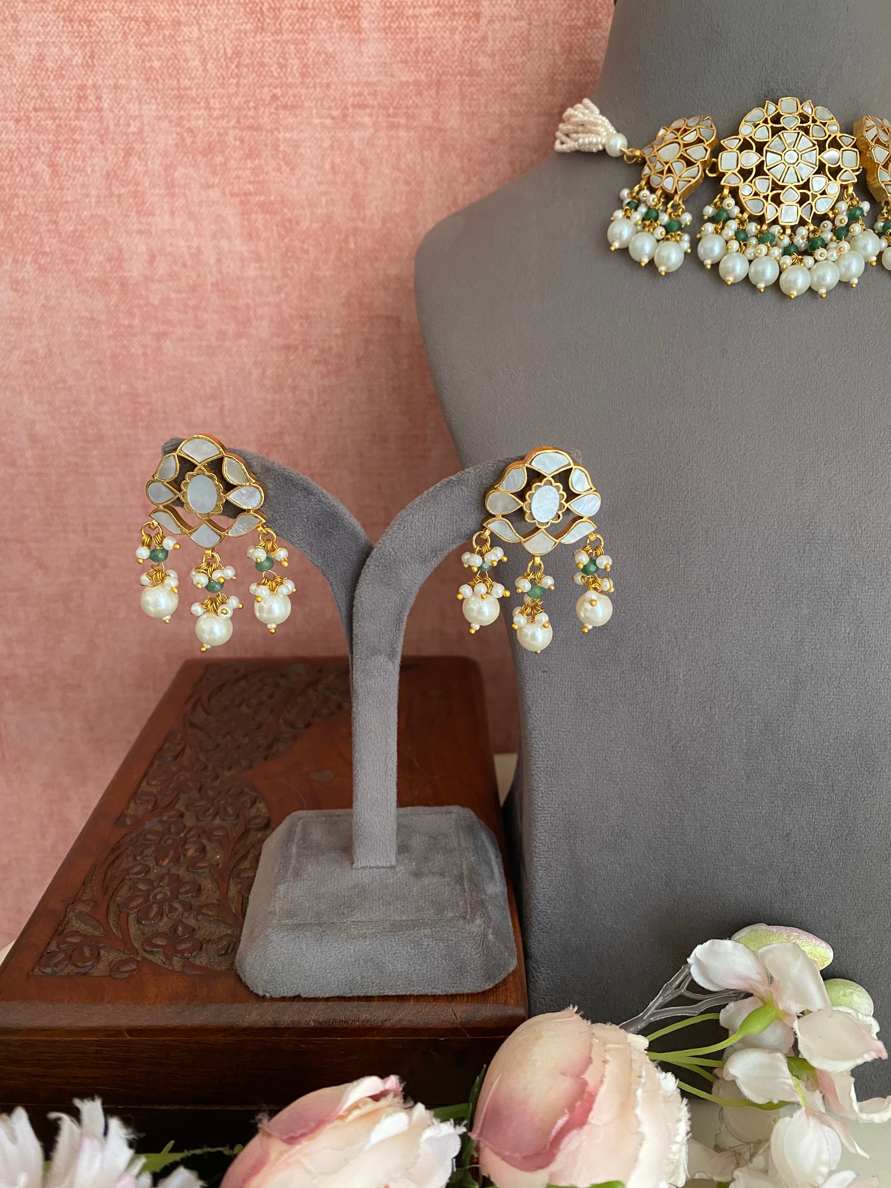 Mother of Pearl Choker Set