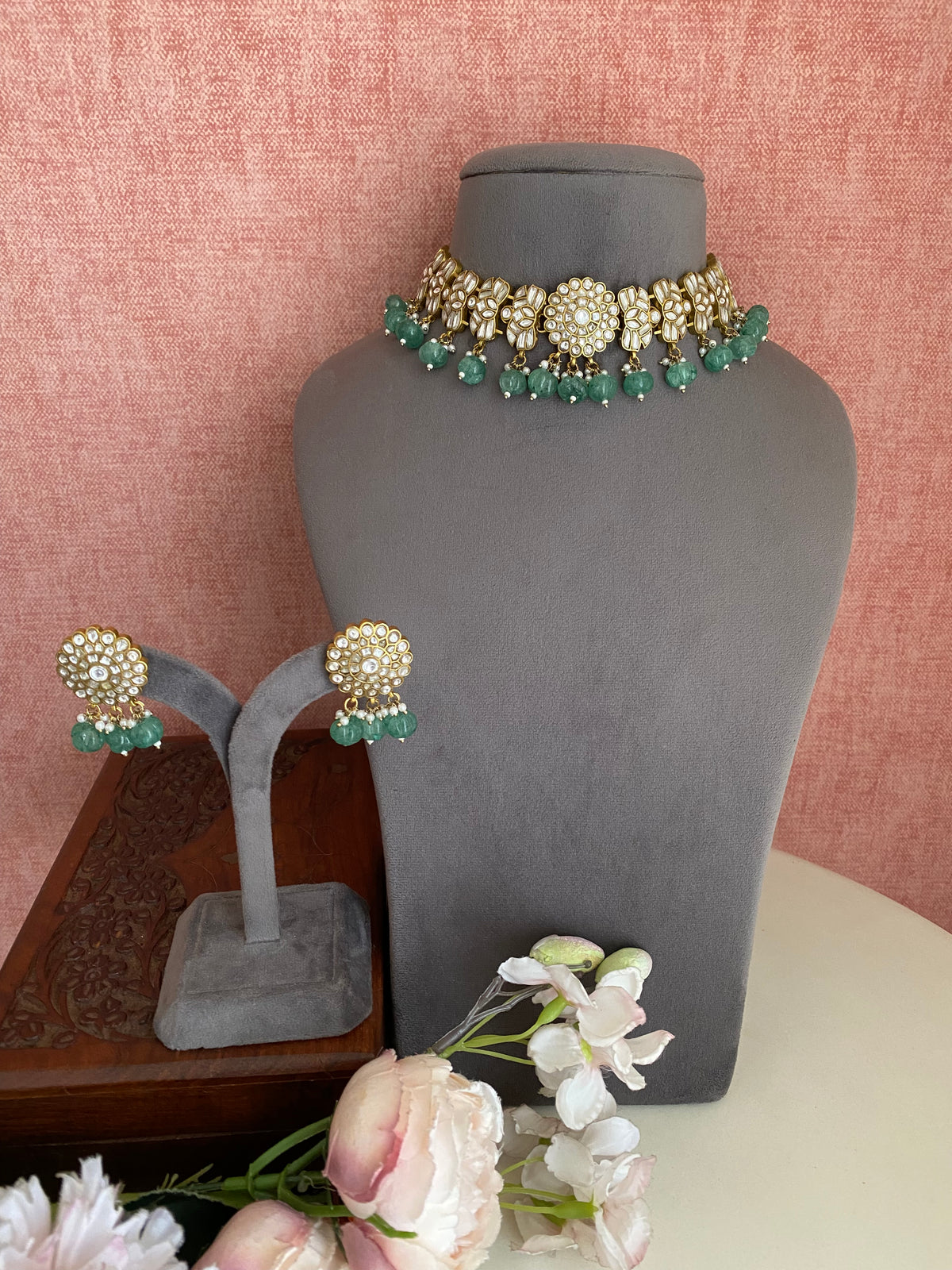 Gold plated Kundan choker Set