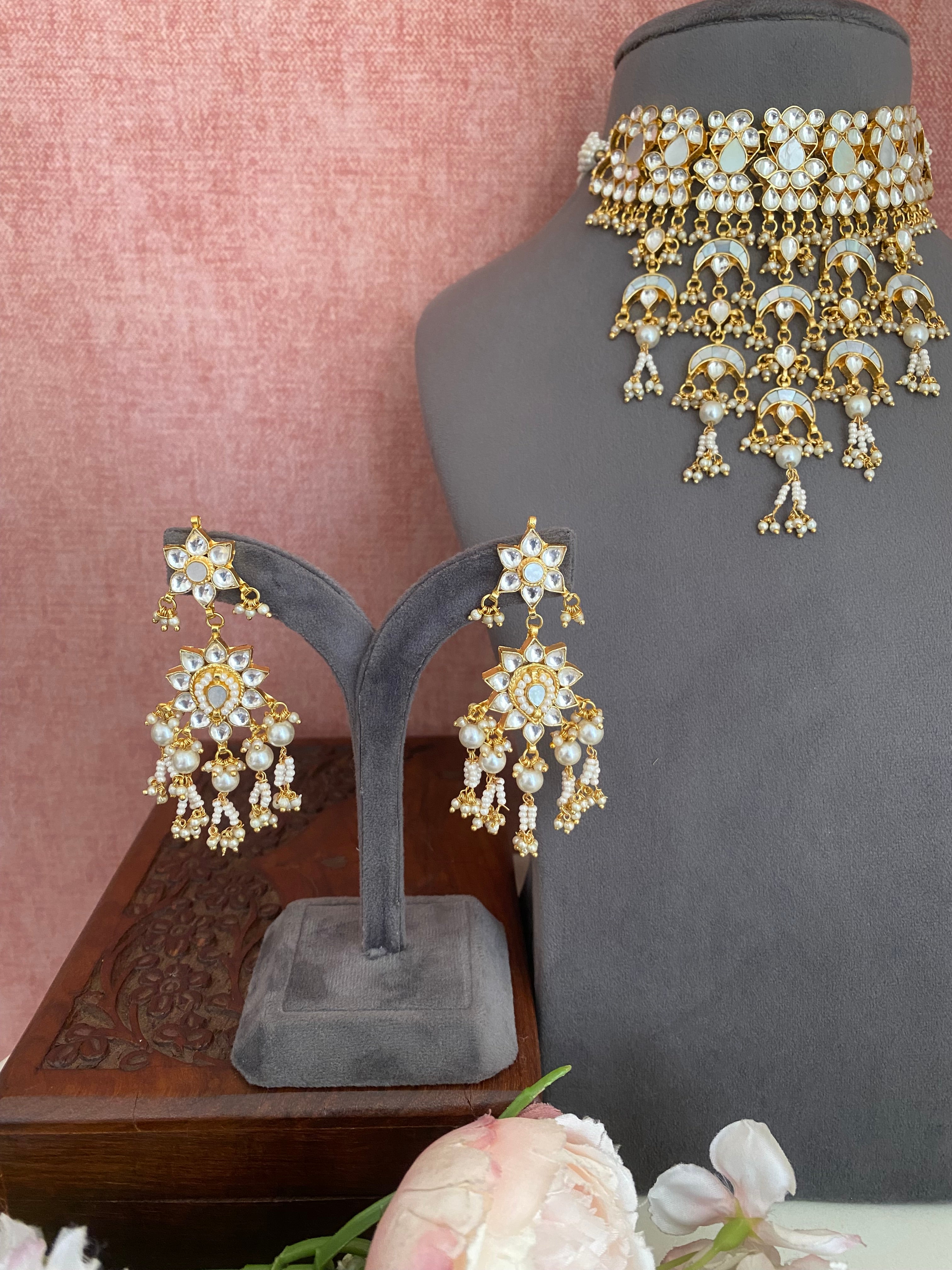 Mother of Pearl with kundan Choker Set