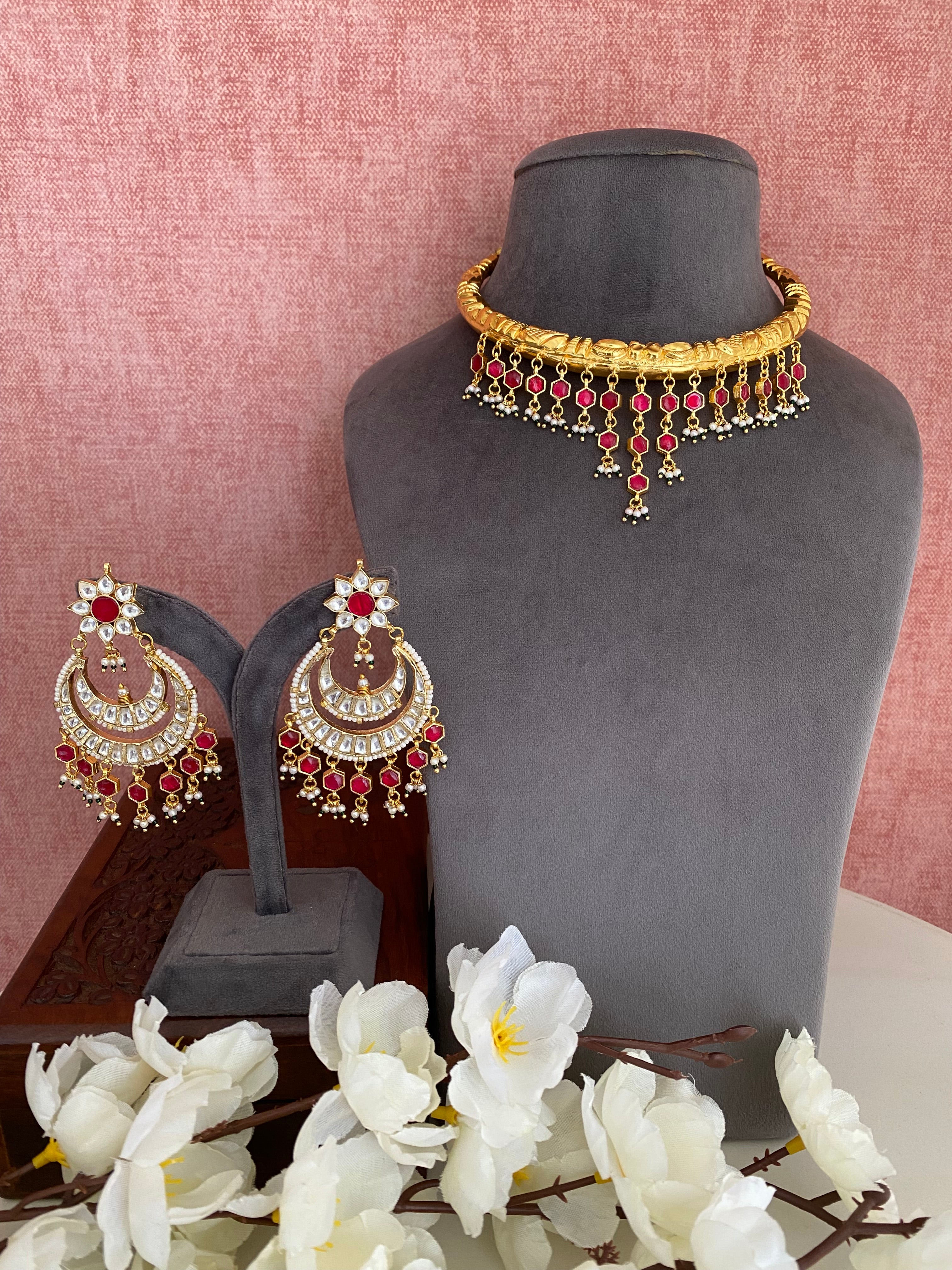 Gold Plated Kundan Hasli Set