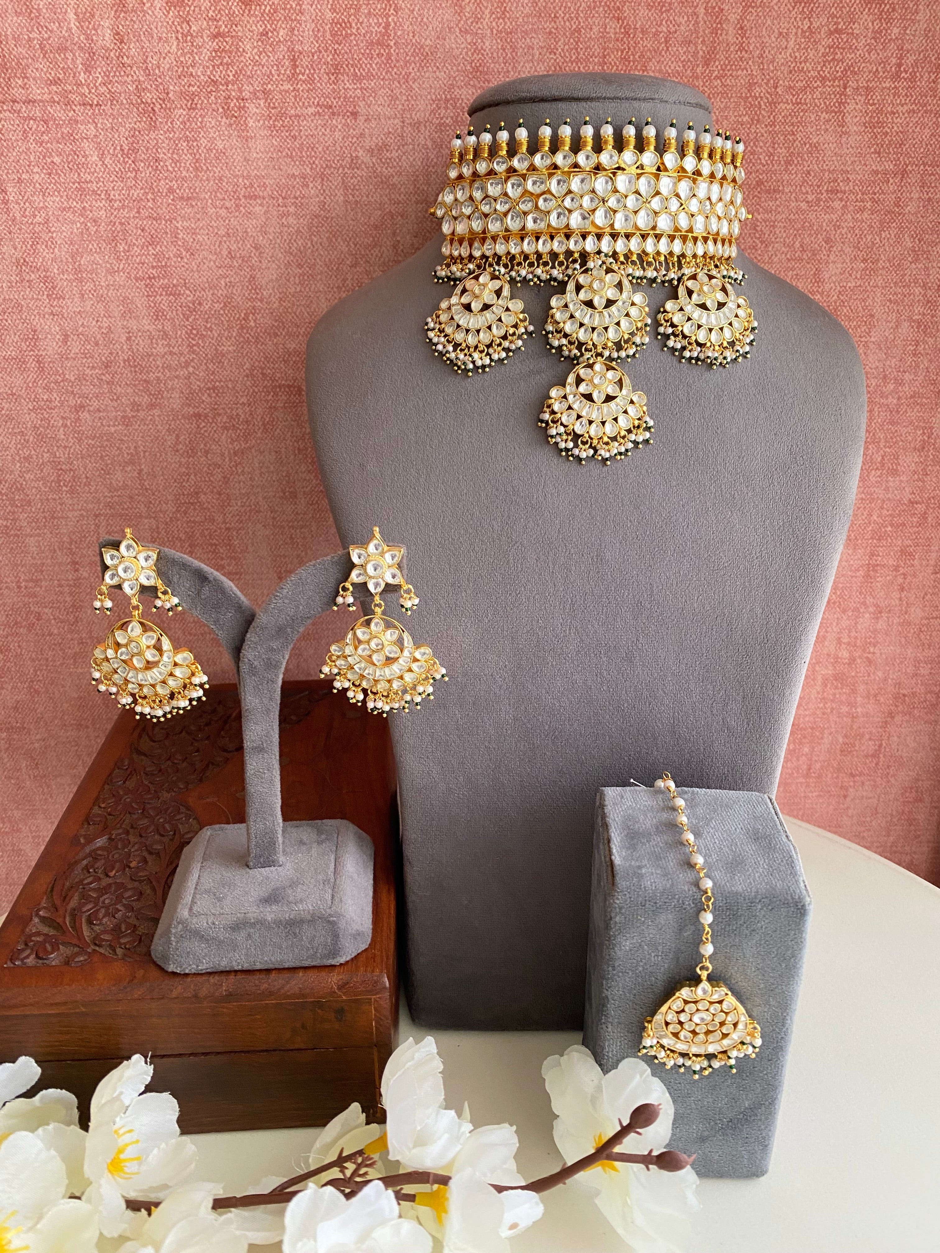 Gold plated Kundan Choker Set