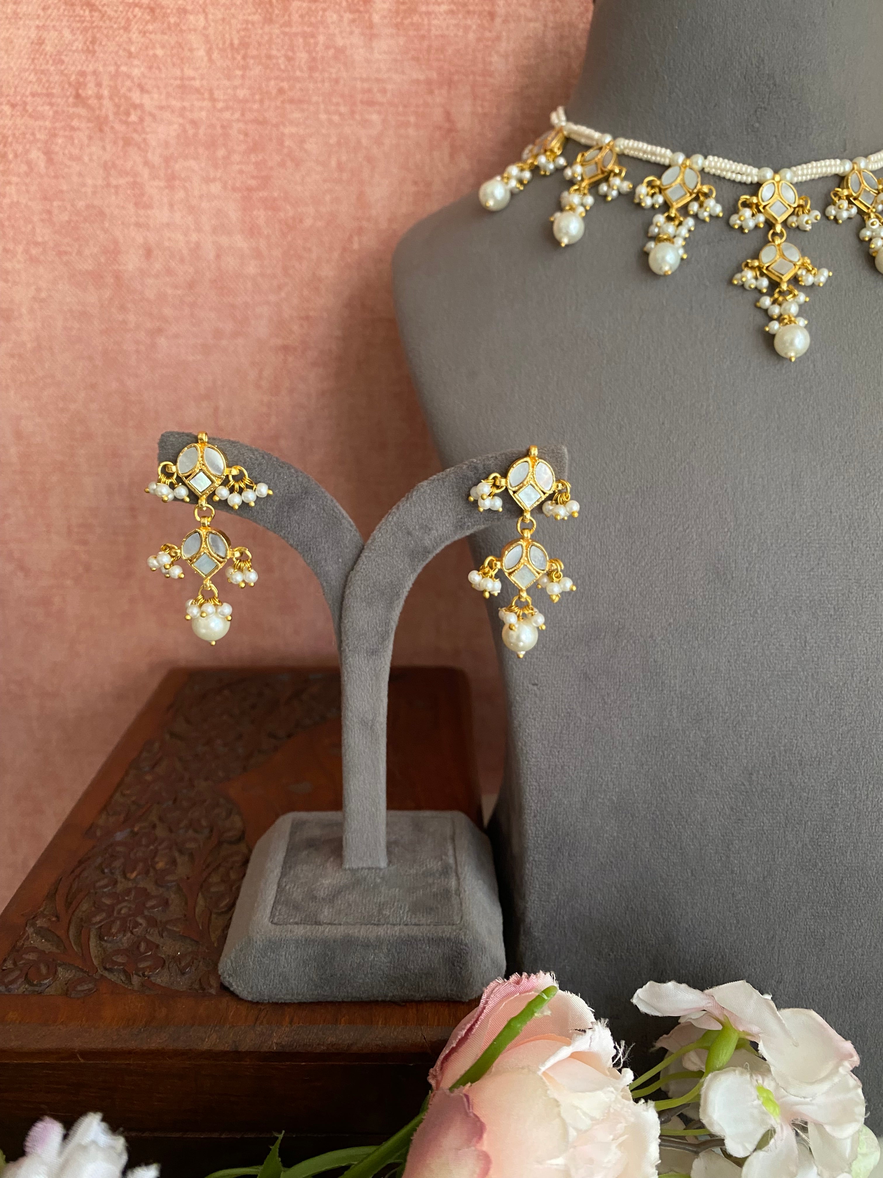 Mother of pearl Necklace Set