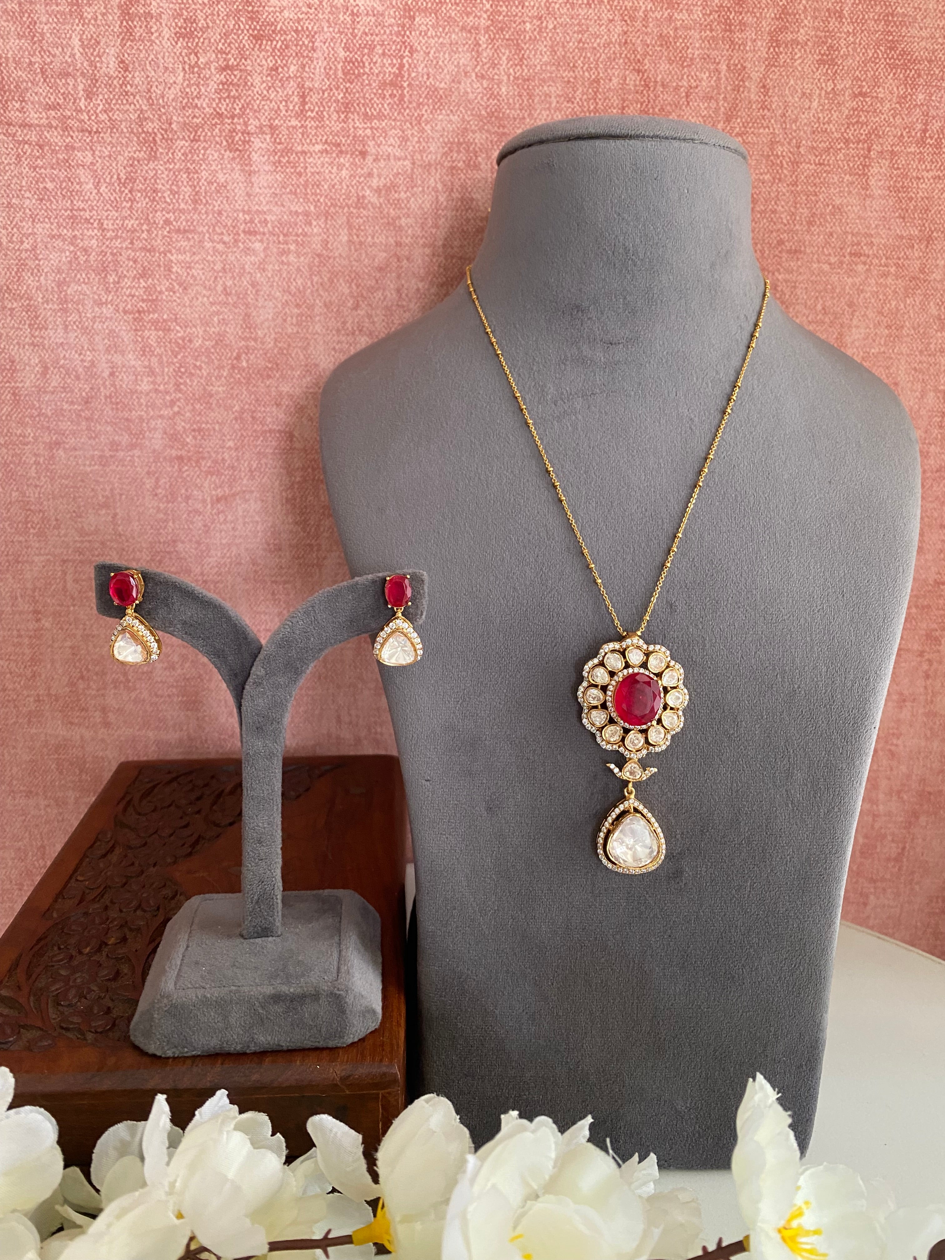 Moissanite polki pendant set
