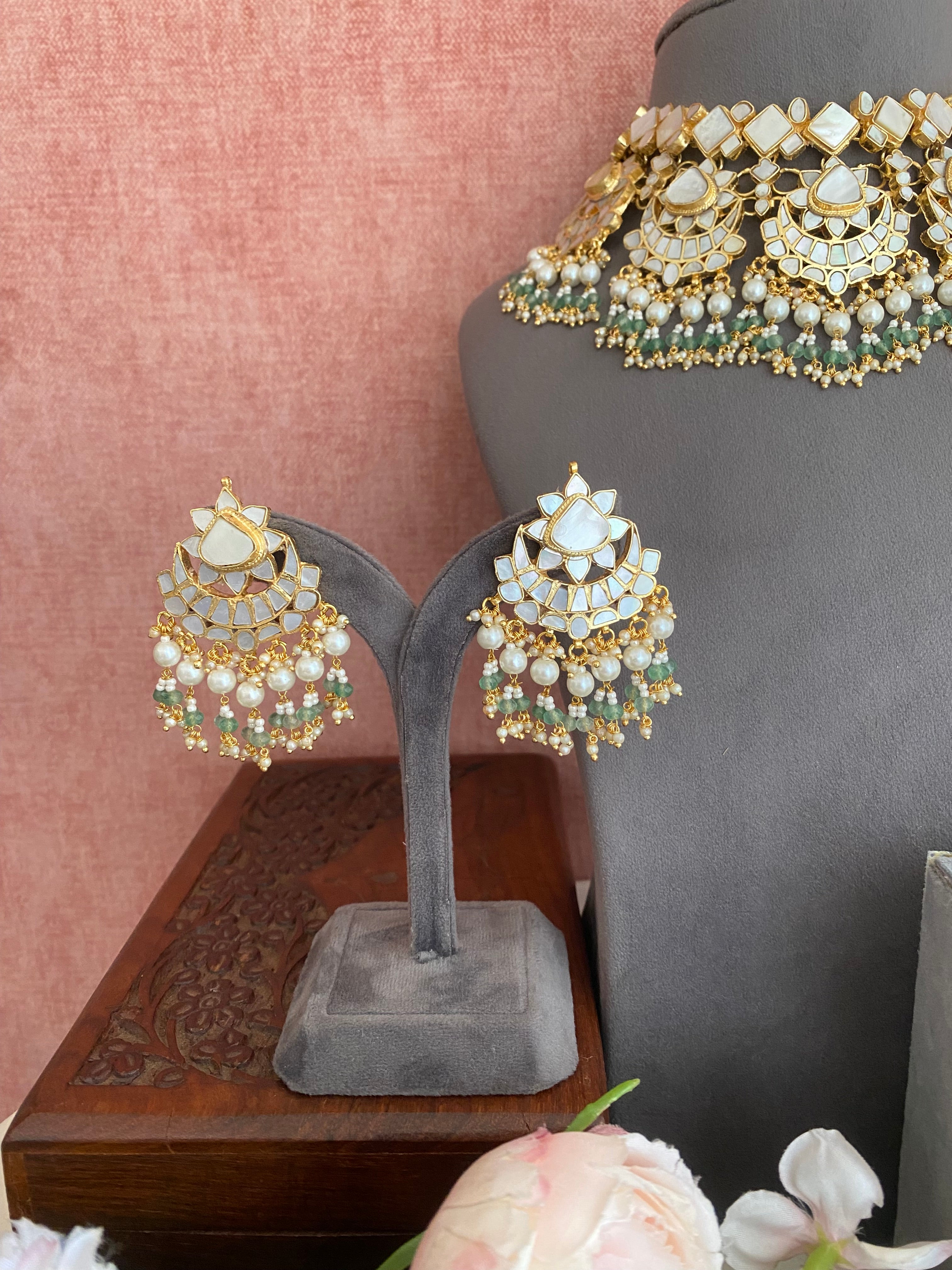 Mother of Pearl with kundan Choker Set in mint drops
