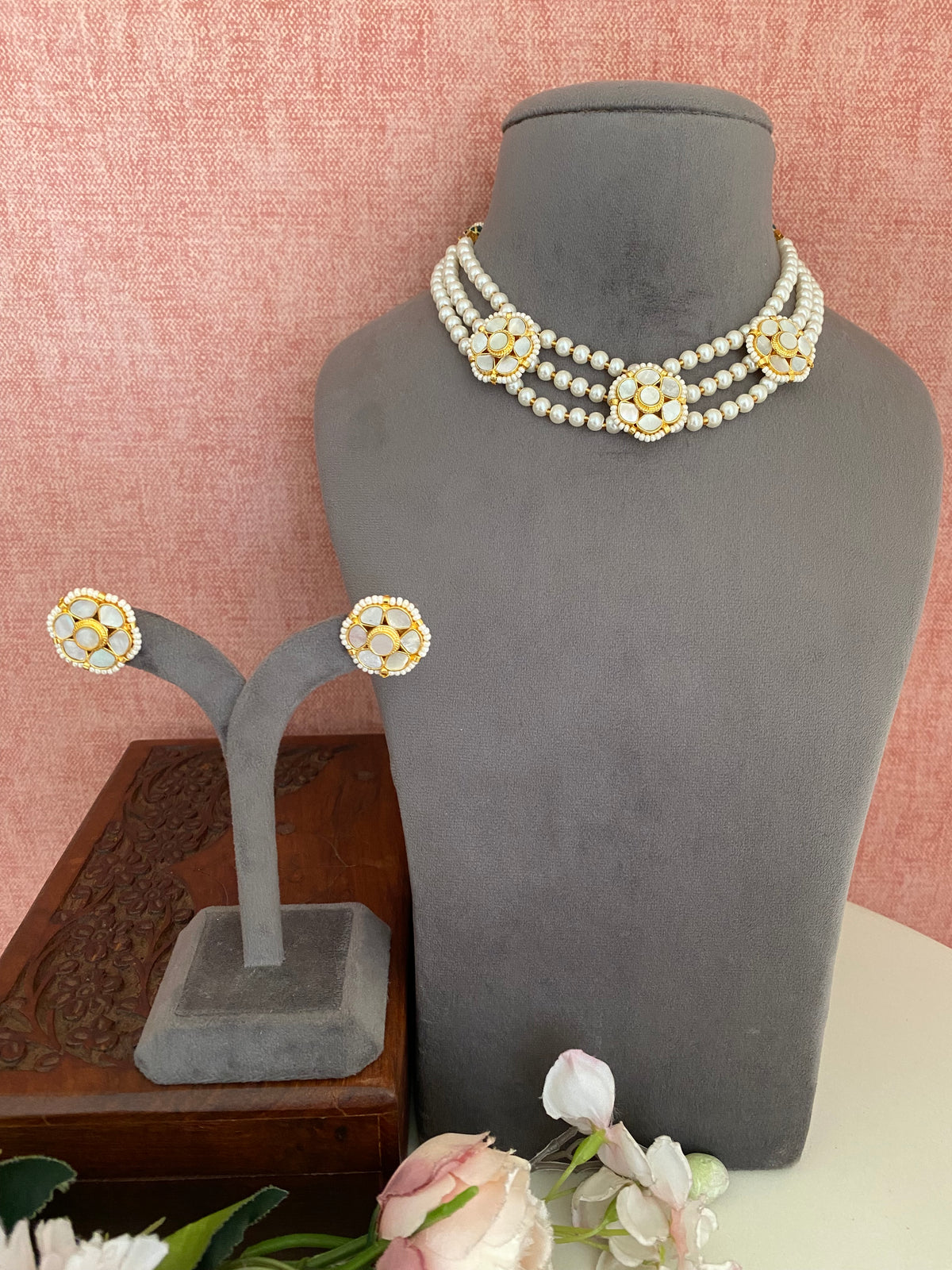 Mother of Pearl necklace set