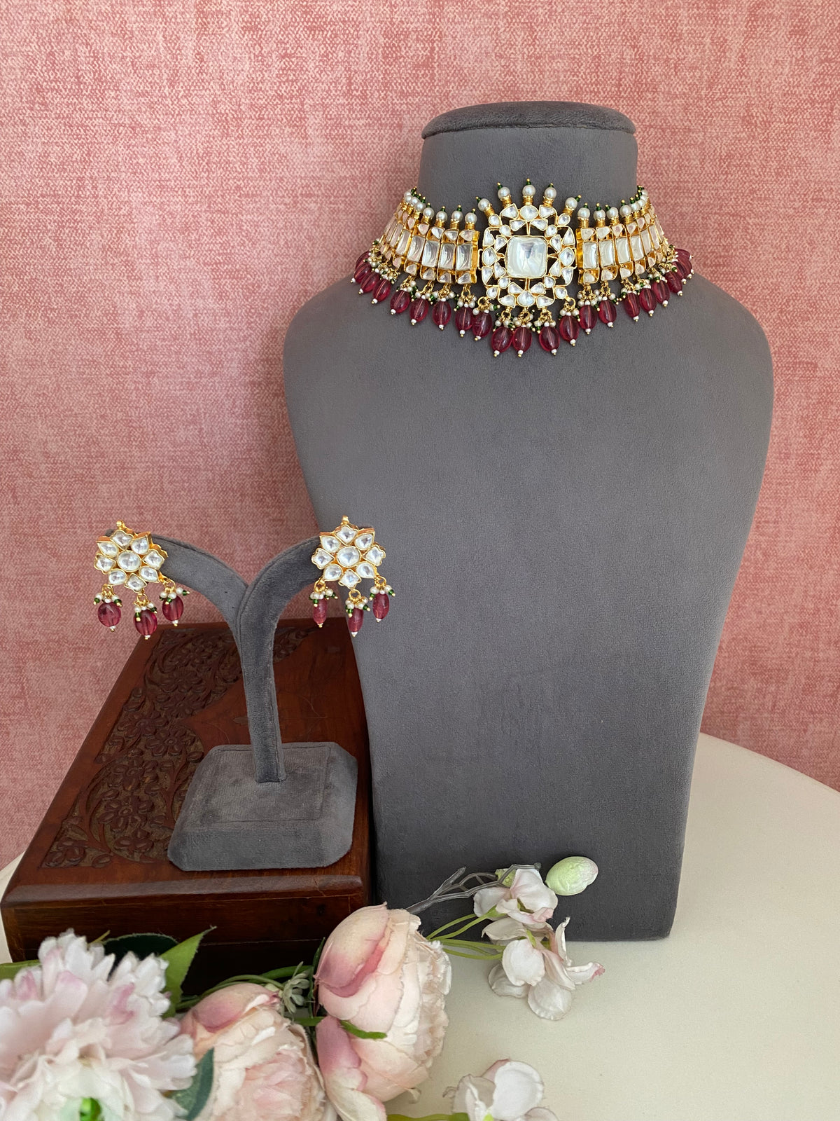 Kundan choker set in pink drops