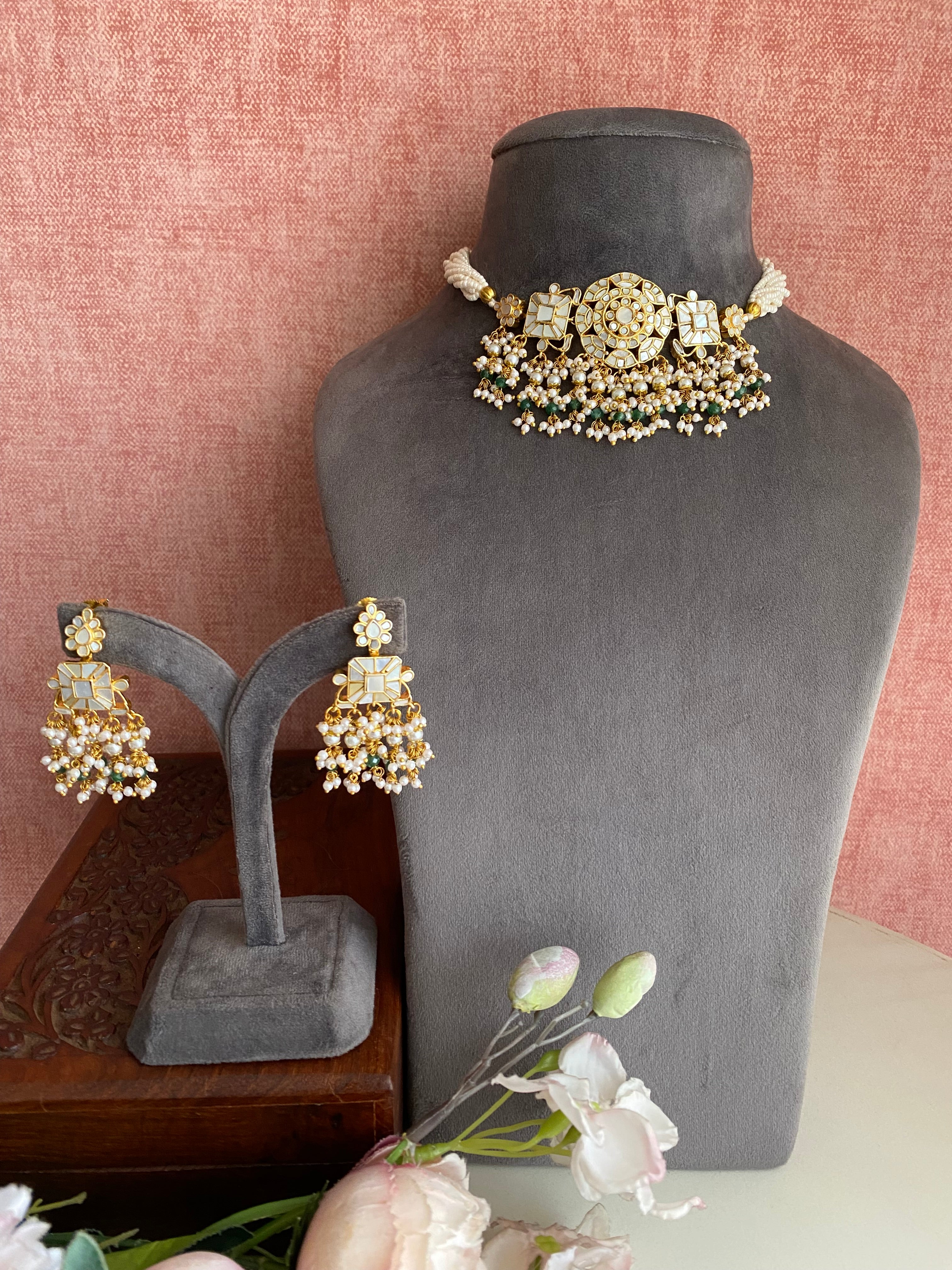 Mother of Pearl Choker set