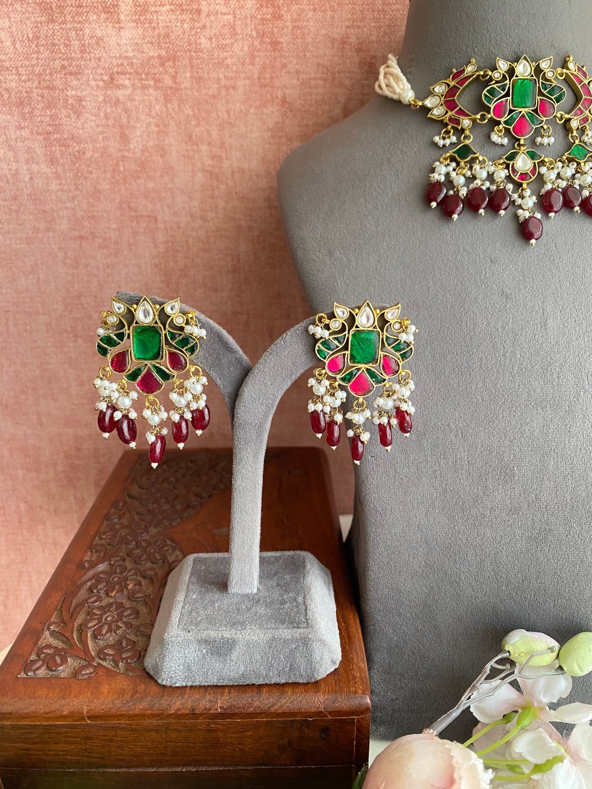 Gold plated Kundan choker Set