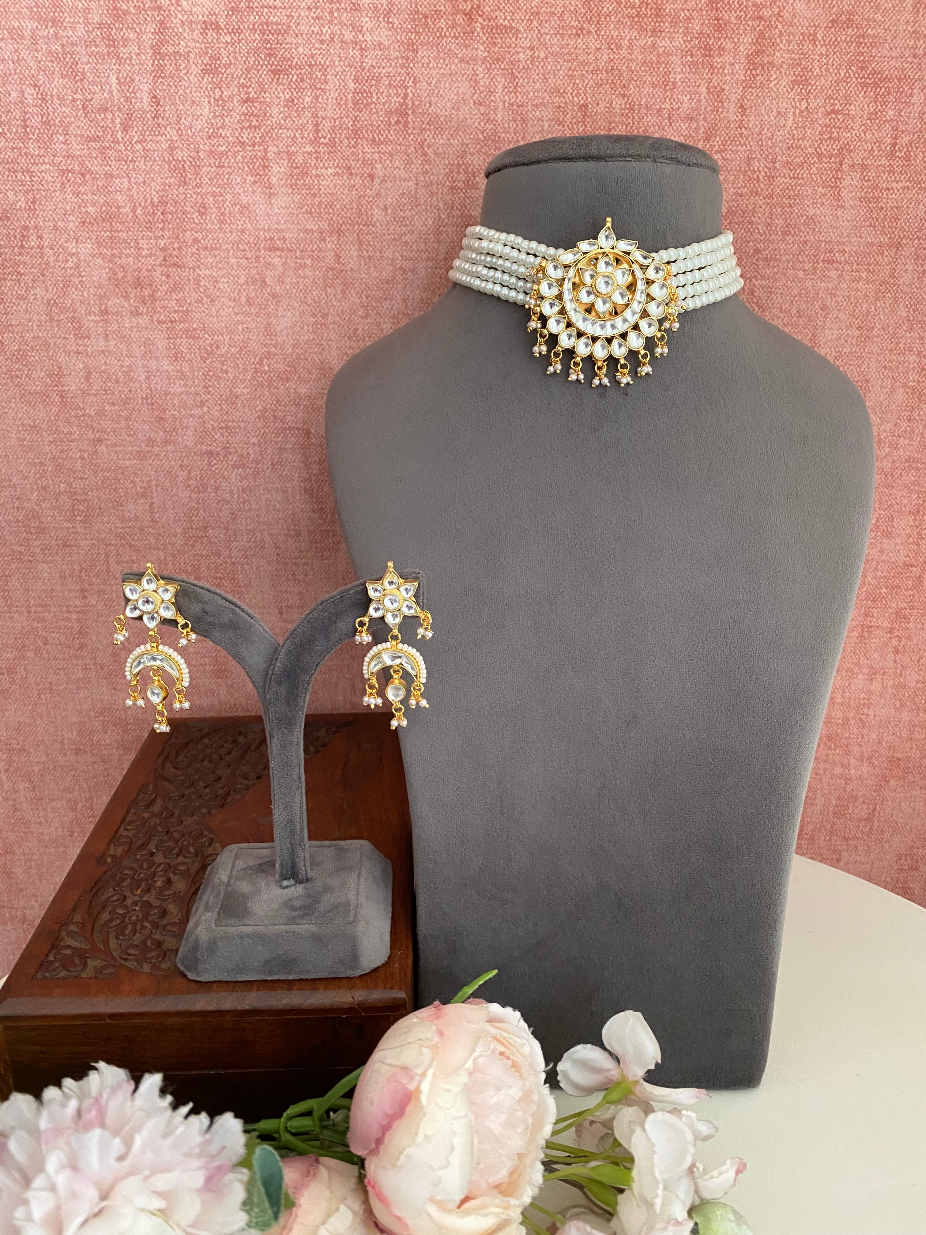 Gold plated Kundan Choker Set